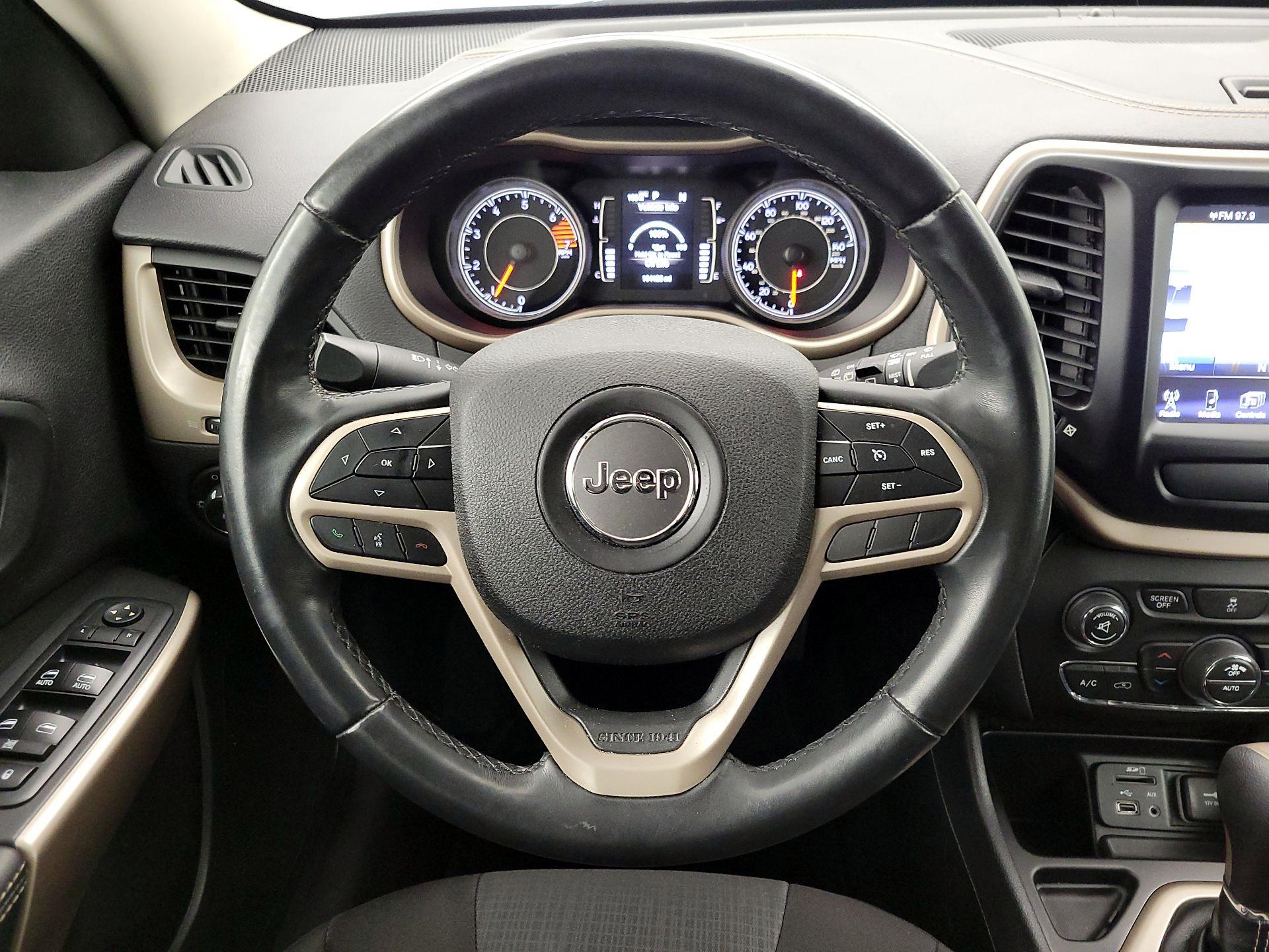 Thumbnail: 2017 Jeep Cherokee - 10
