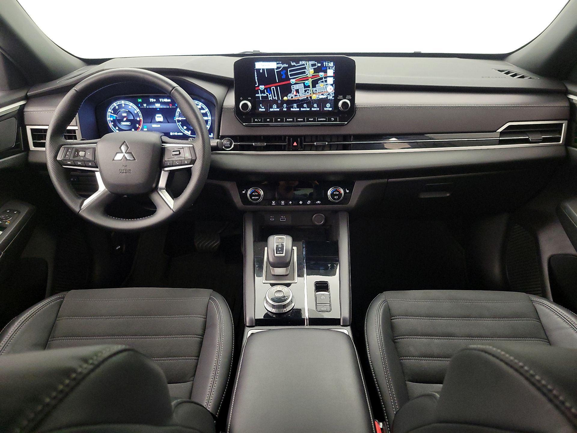 Thumbnail: 2023 Mitsubishi Outlander - 9