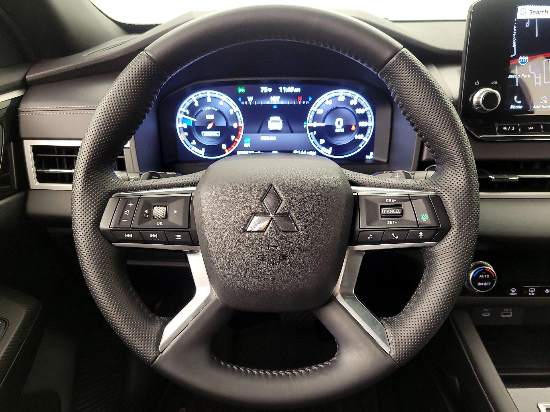 Thumbnail: 2023 Mitsubishi Outlander - 10