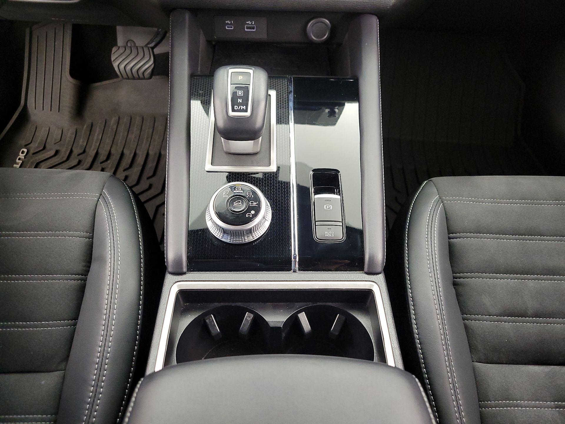 Thumbnail: 2023 Mitsubishi Outlander - 18