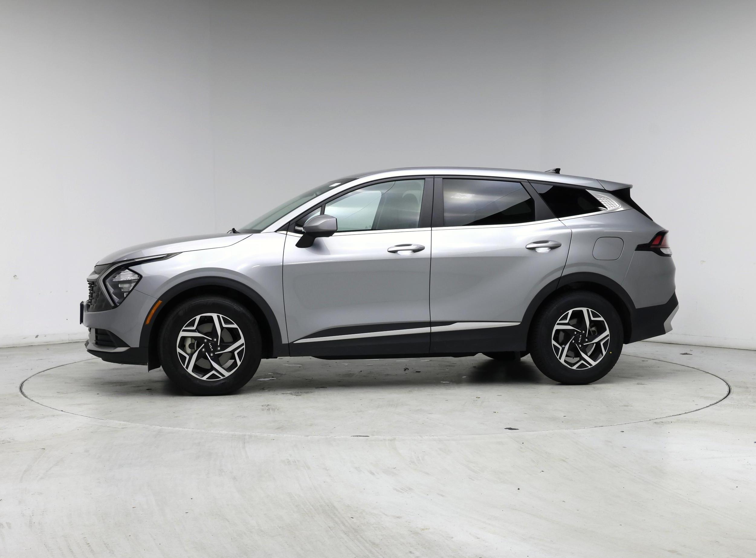 Thumbnail: 2023 Kia Sportage - 3