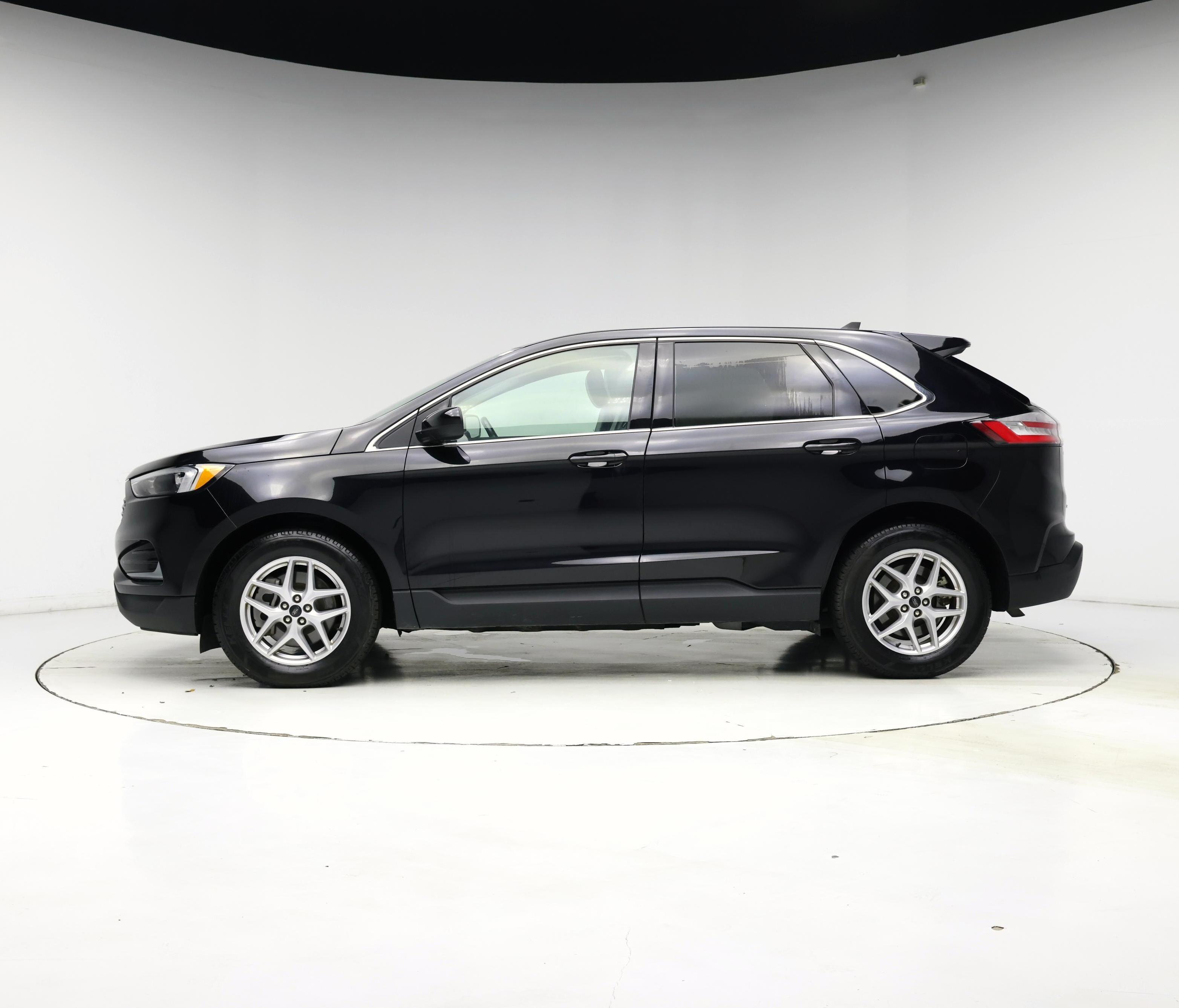 Thumbnail: 2023 Ford Edge - 3