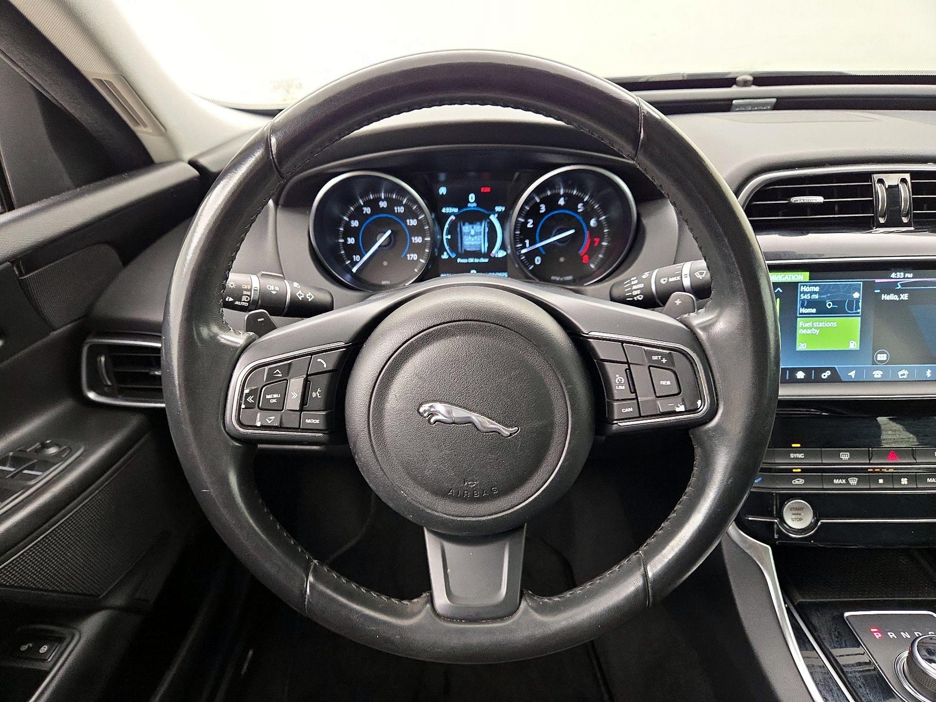 Thumbnail: 2019 Jaguar XE - 10