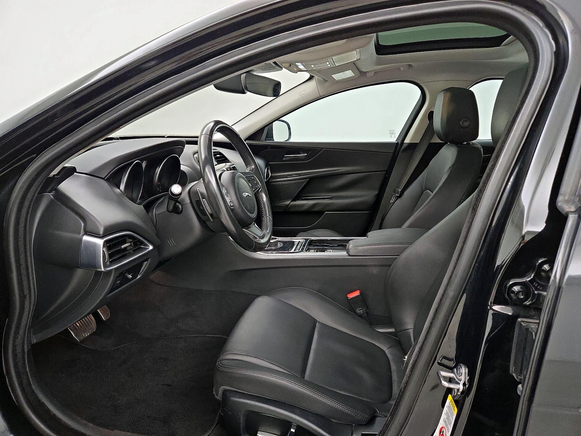 Thumbnail: 2019 Jaguar XE - 11