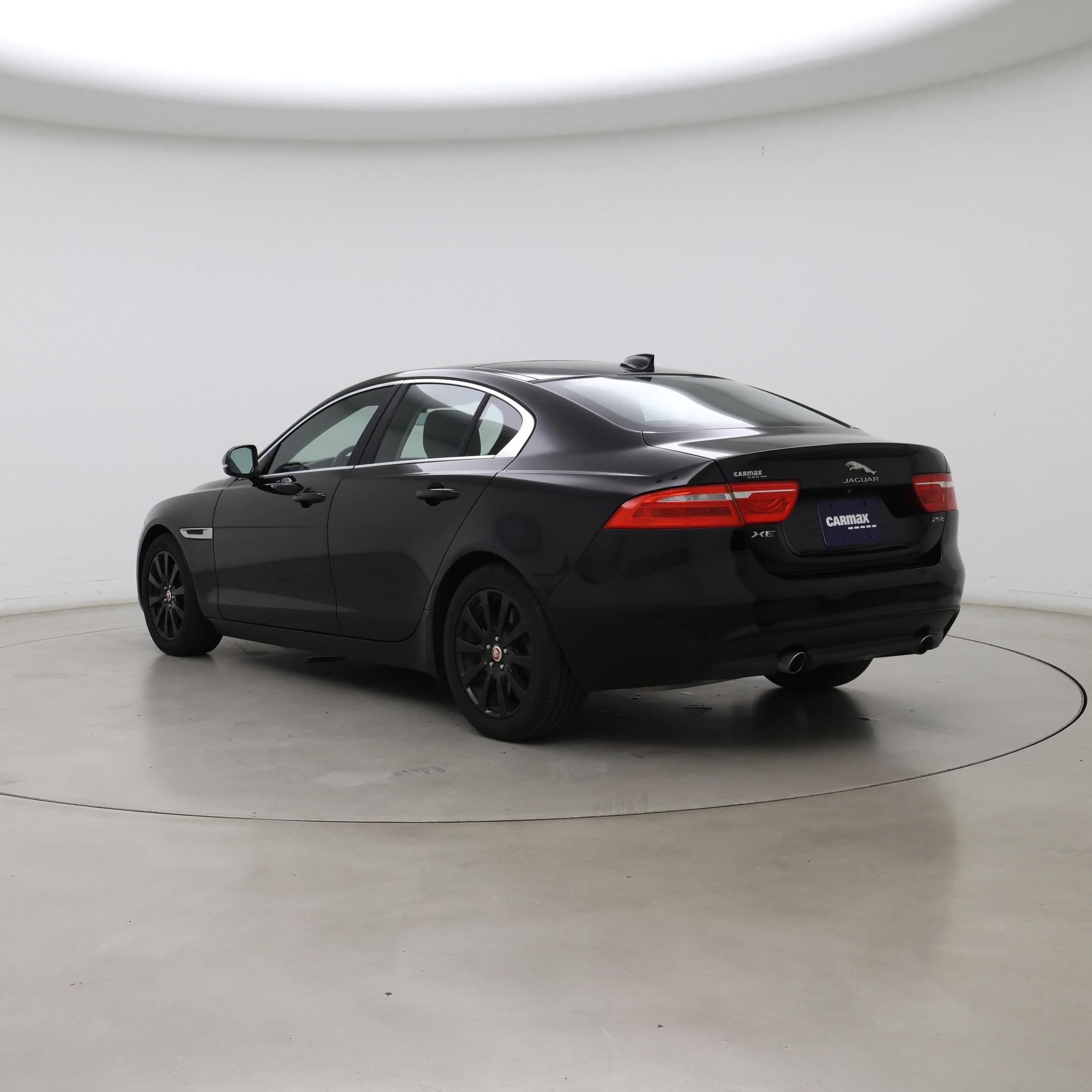 Thumbnail: 2019 Jaguar XE - 2