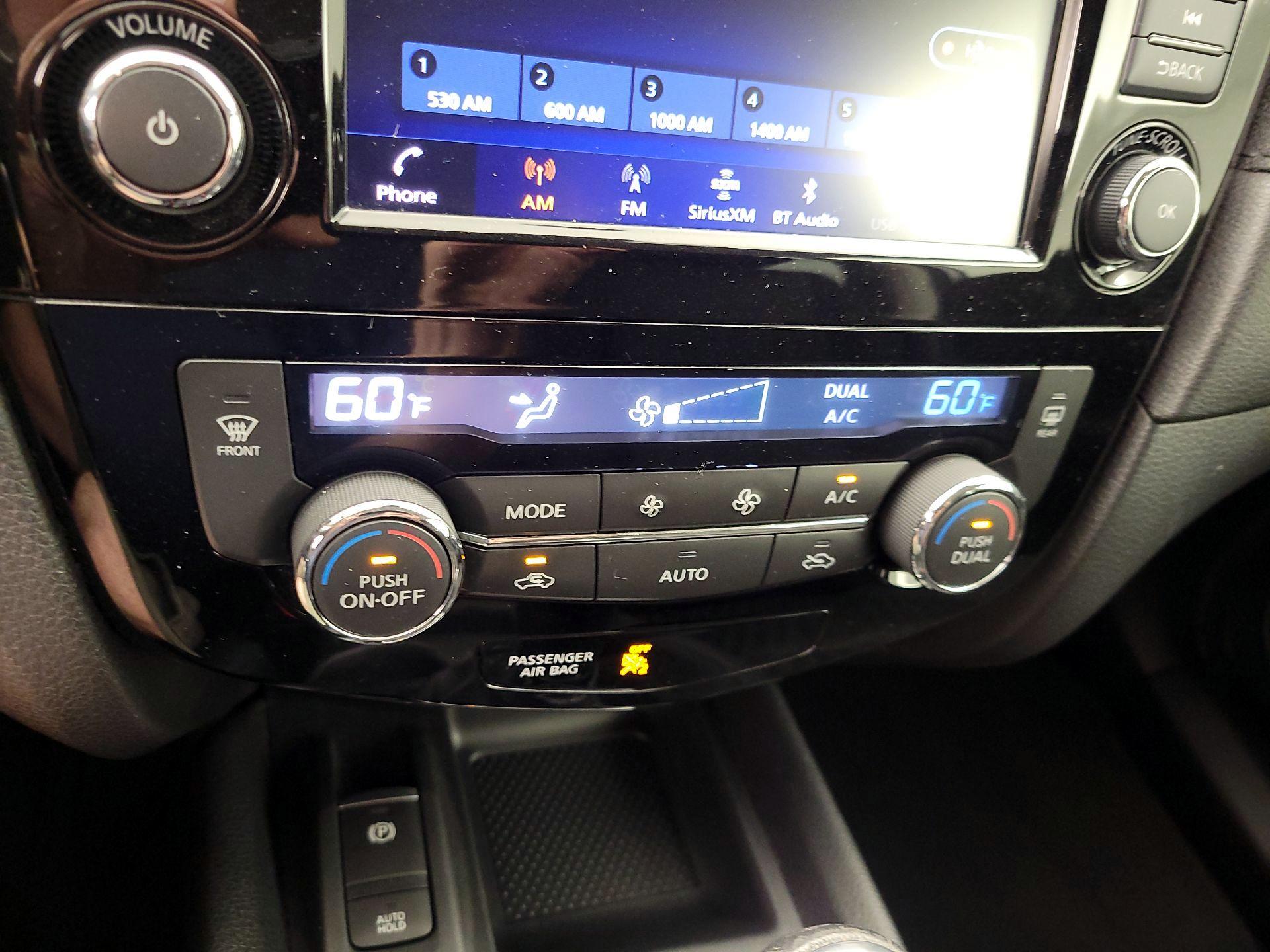 Thumbnail: 2019 Nissan Rogue - 17