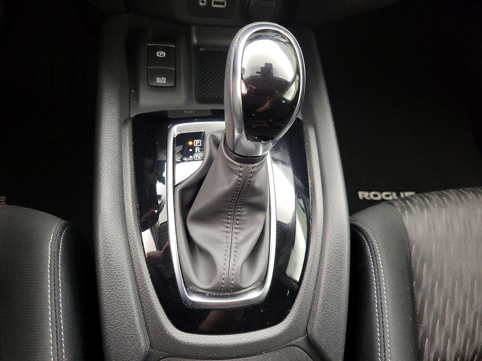Thumbnail: 2019 Nissan Rogue - 18