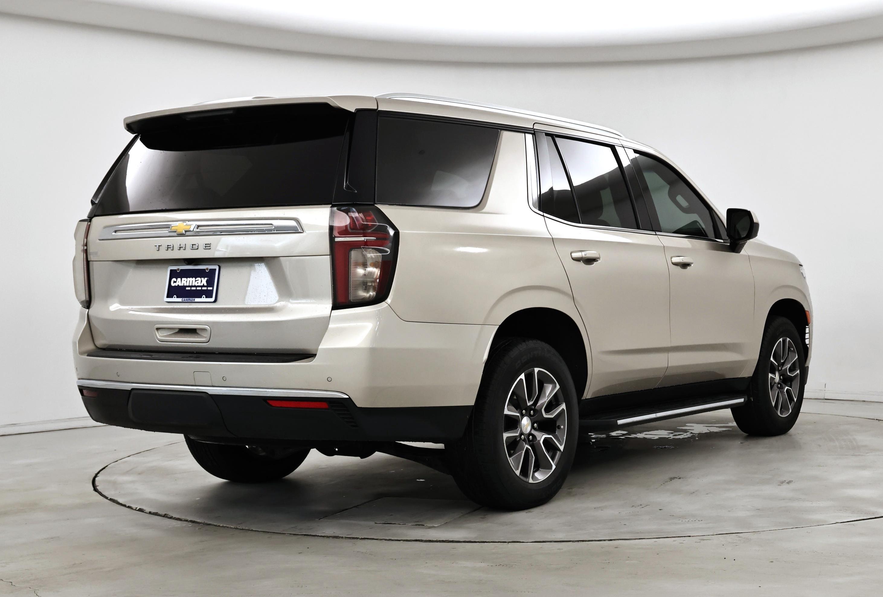 Thumbnail: 2023 Chevrolet Tahoe - 8