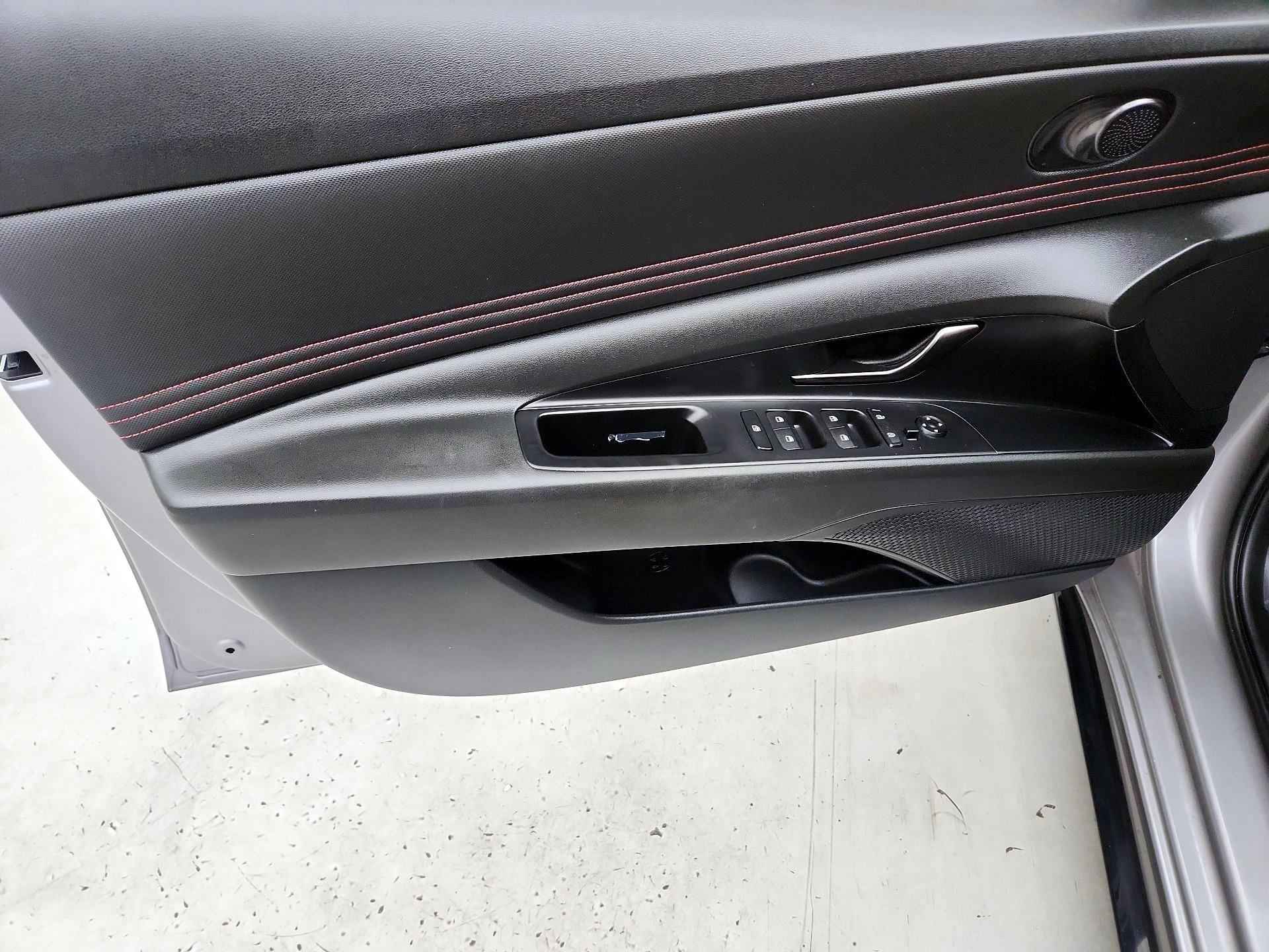 Thumbnail: 2022 Hyundai Elantra - 12