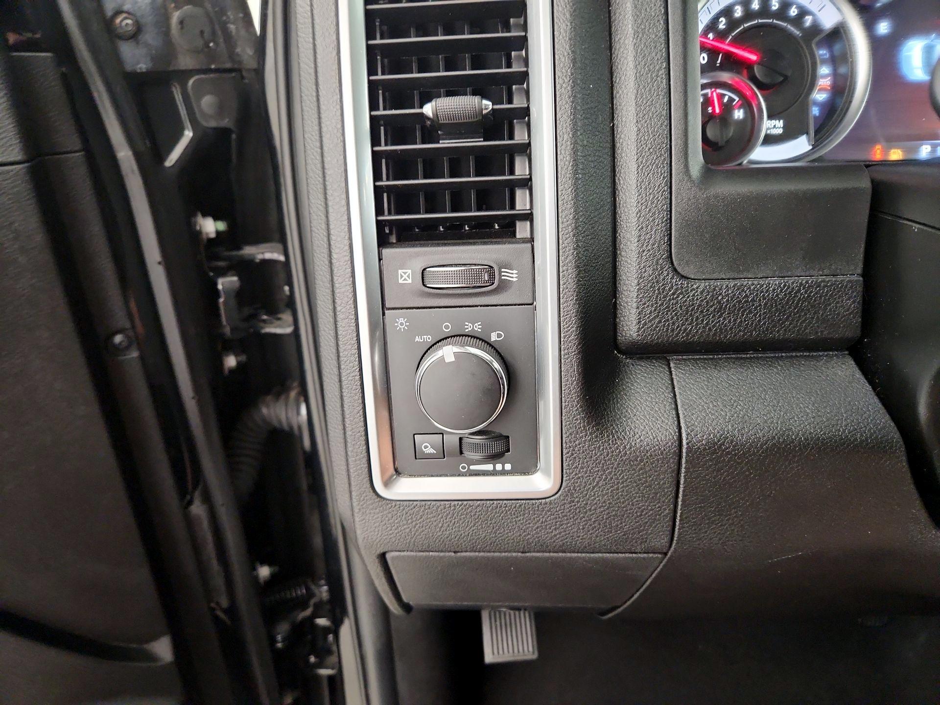 Thumbnail: 2023 RAM 1500 Classic - 13