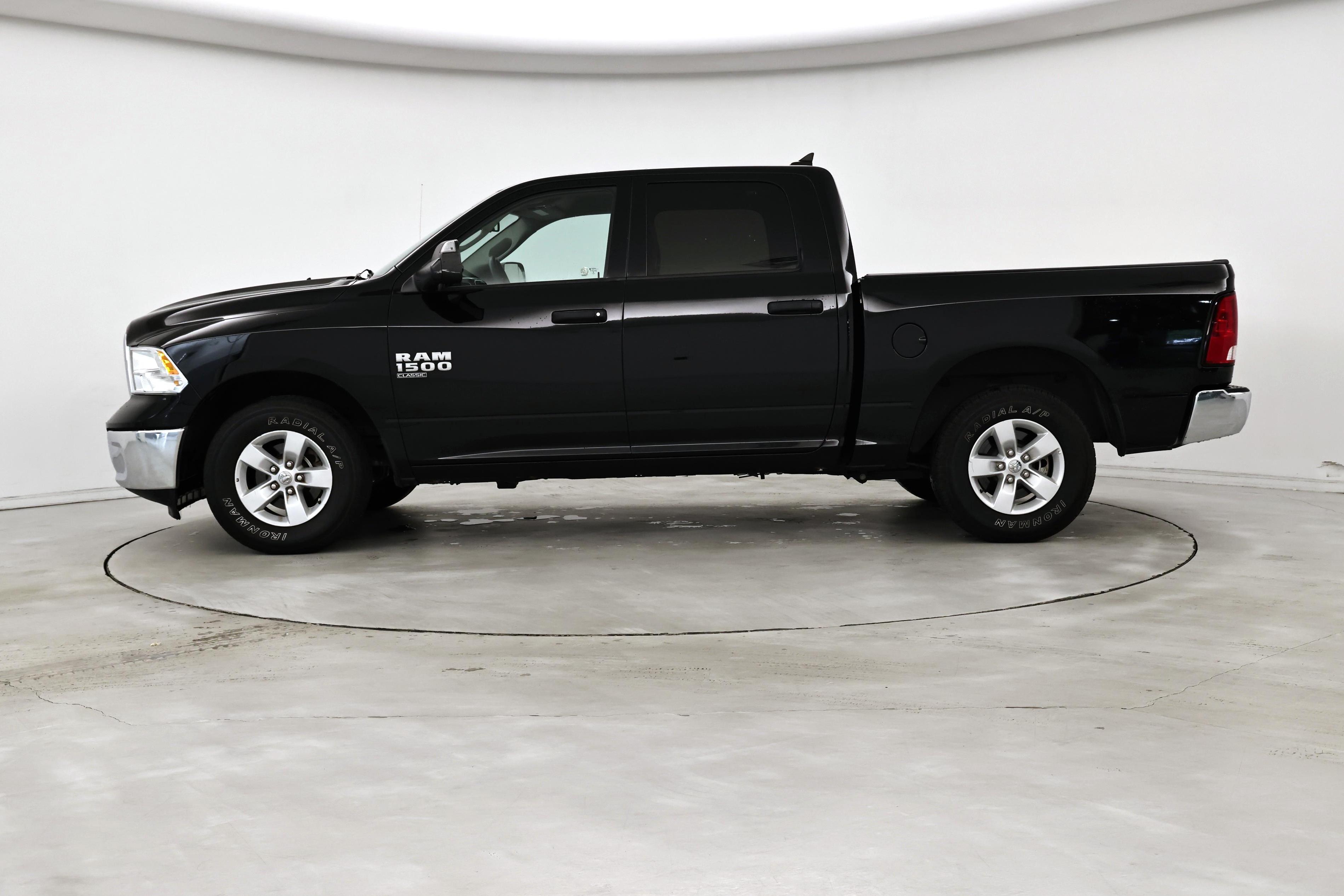 Thumbnail: 2023 RAM 1500 Classic - 3