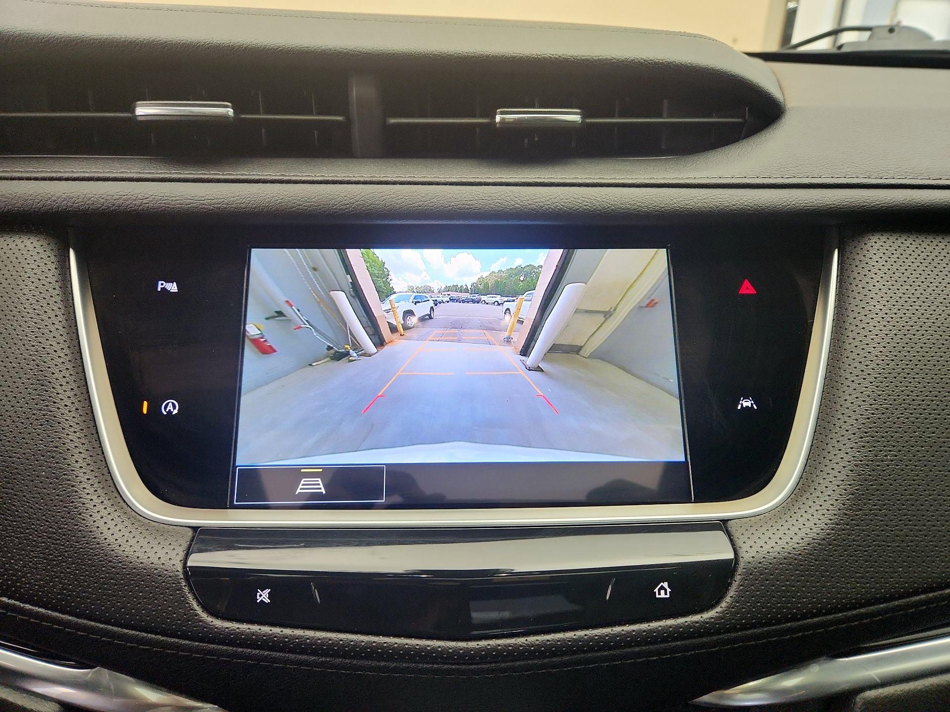 Thumbnail: 2023 Cadillac XT6 - 14