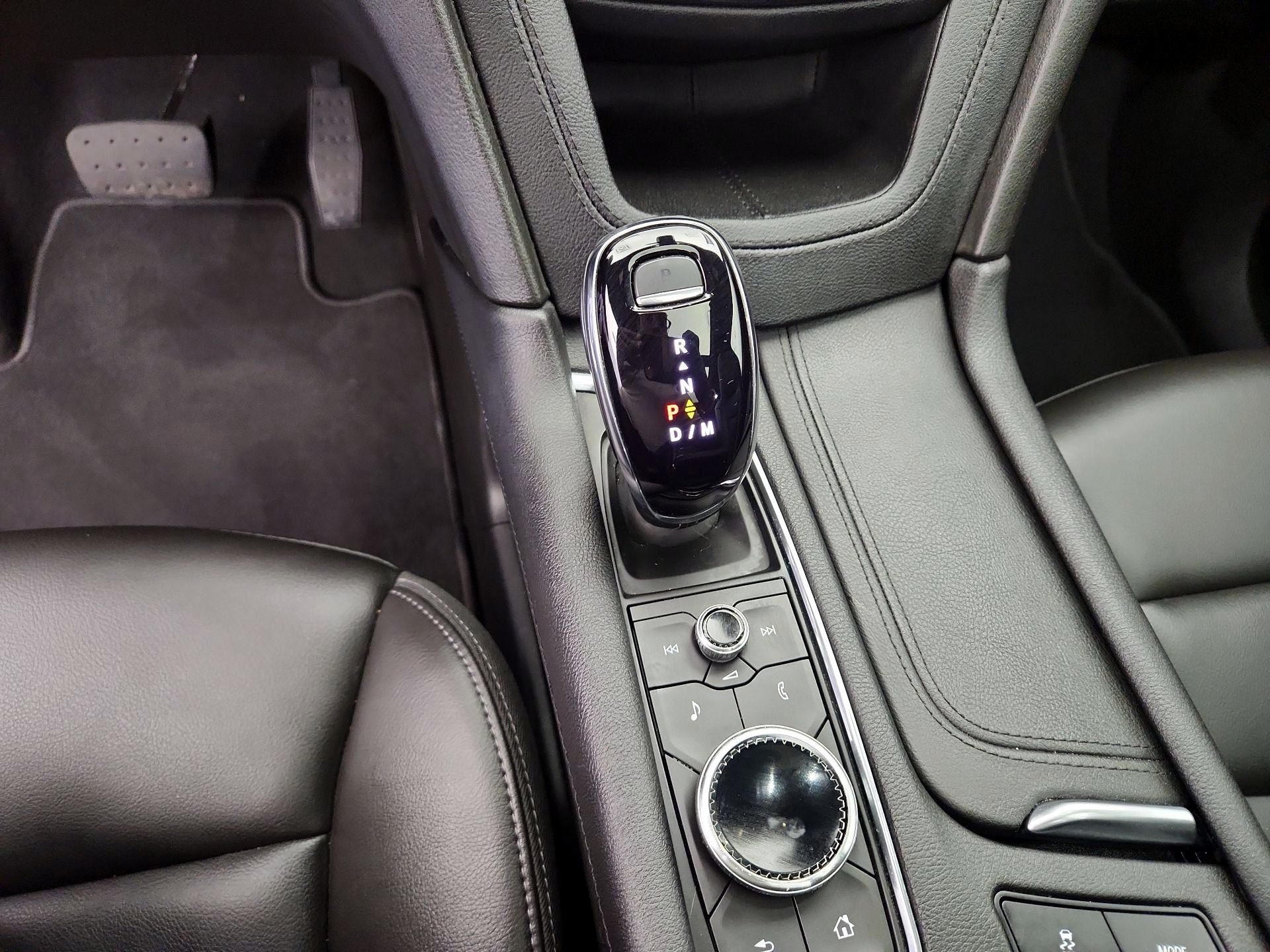 Thumbnail: 2023 Cadillac XT6 - 17