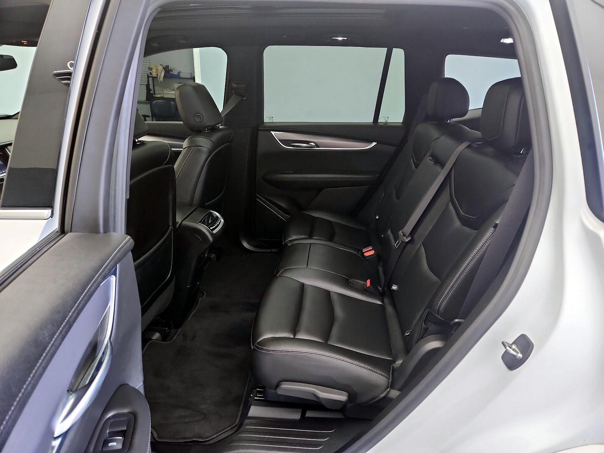 Thumbnail: 2023 Cadillac XT6 - 20