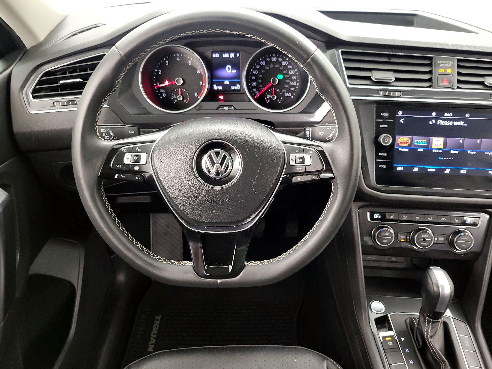 Thumbnail: 2021 Volkswagen Tiguan - 10