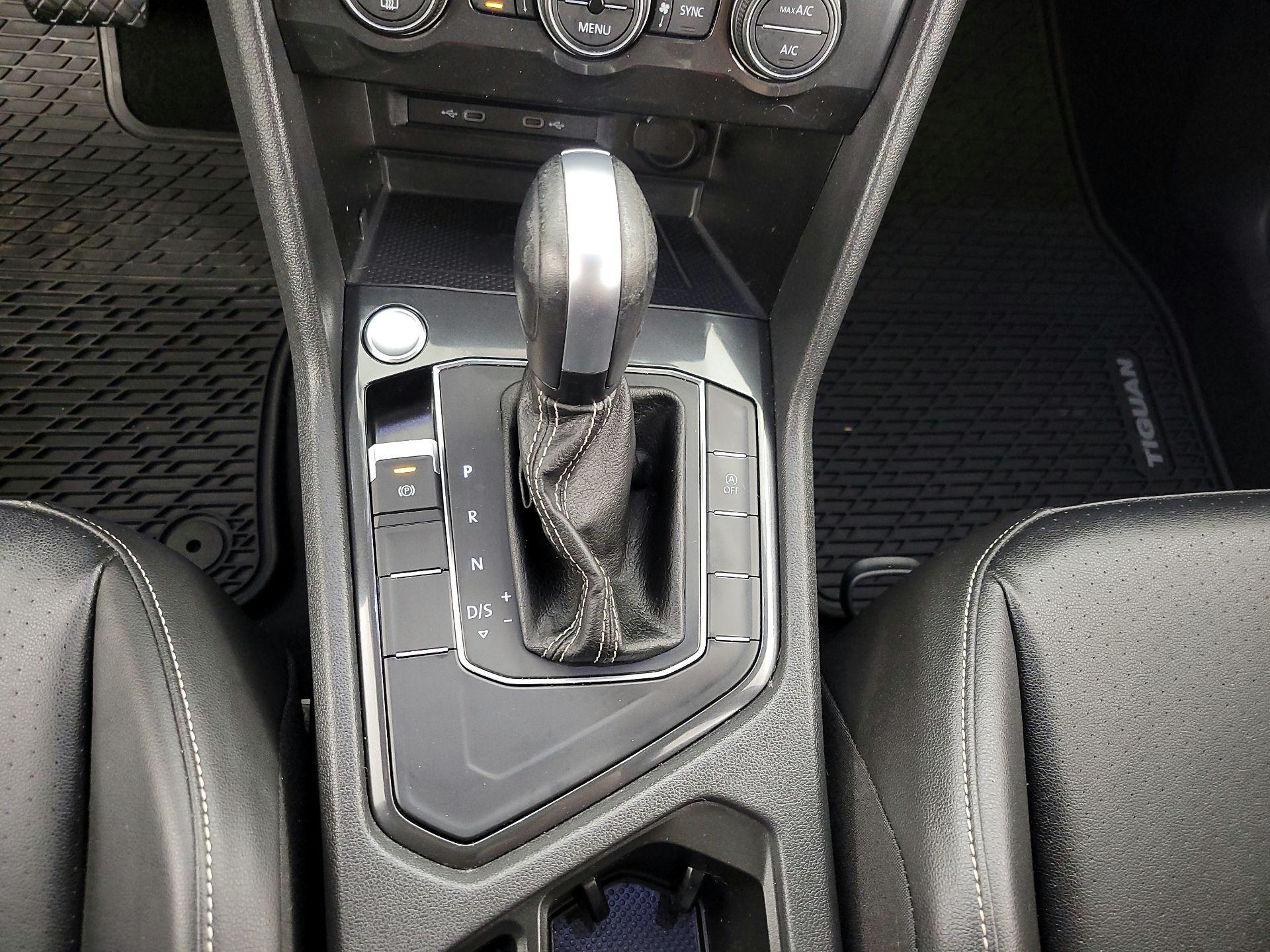 Thumbnail: 2021 Volkswagen Tiguan - 17