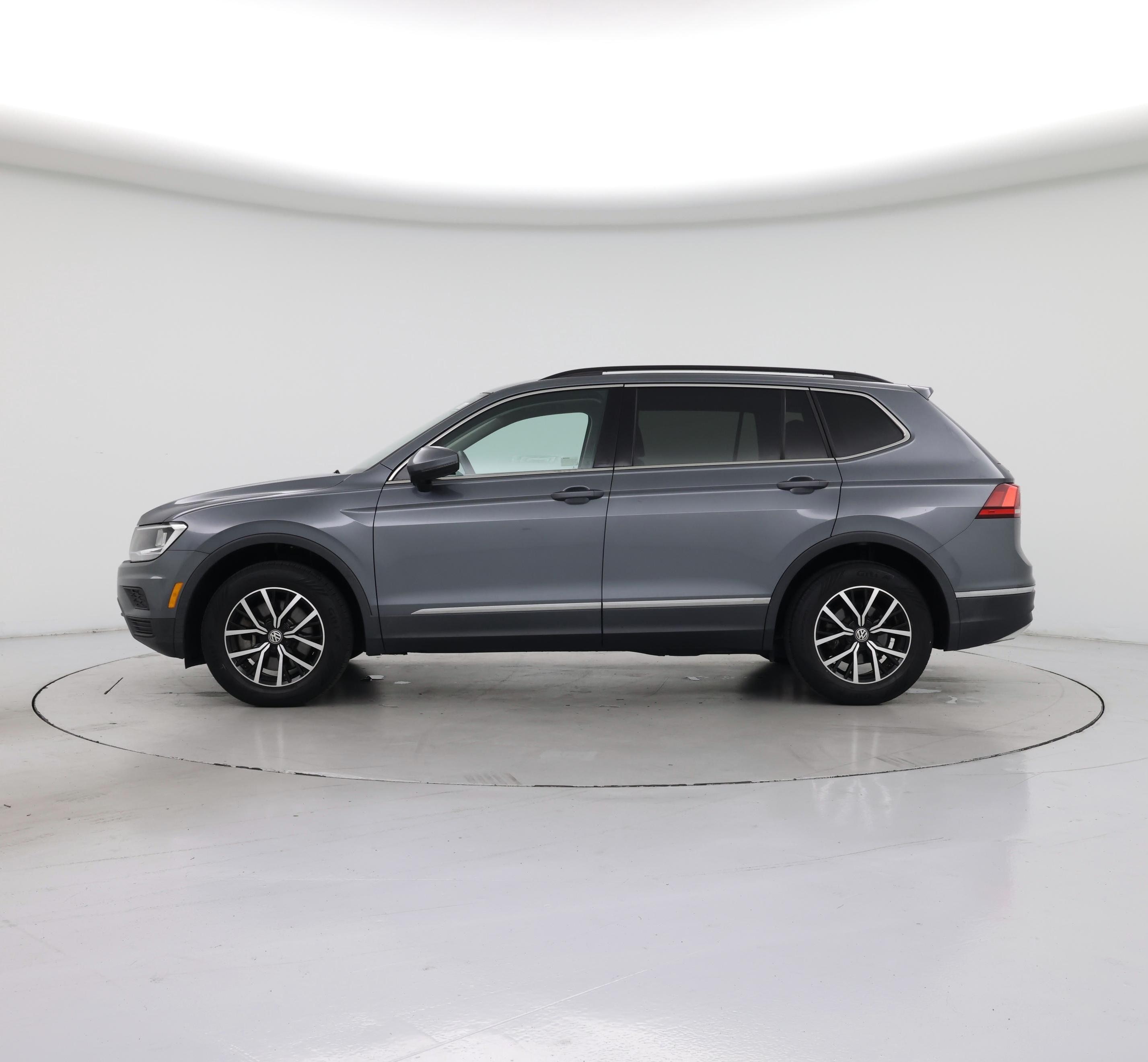 Thumbnail: 2021 Volkswagen Tiguan - 3