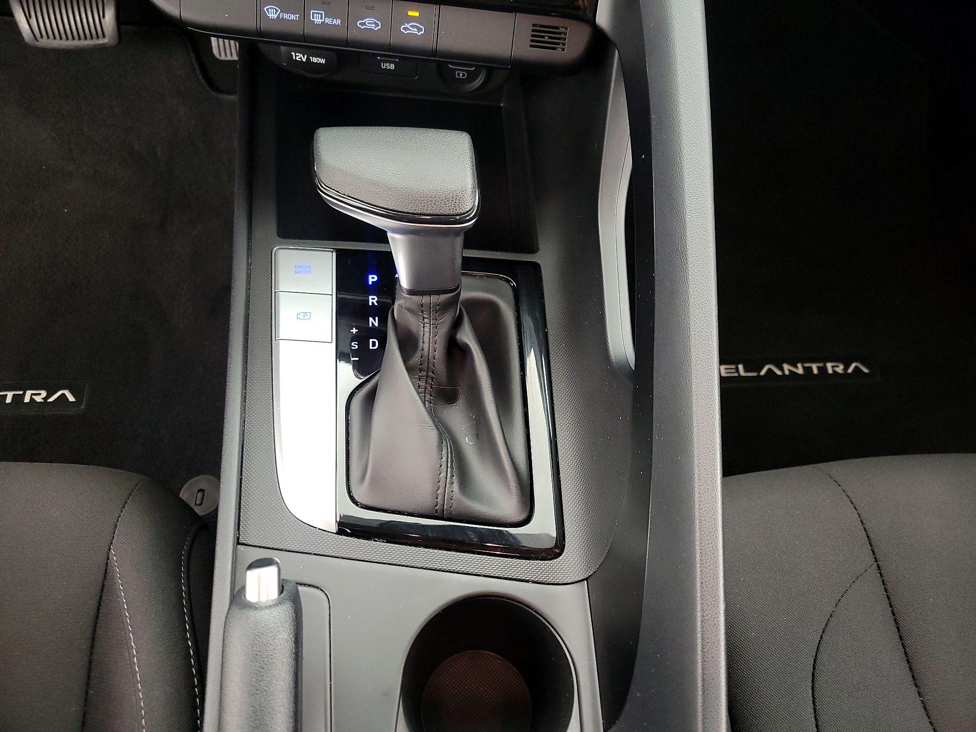 Thumbnail: 2021 Hyundai Elantra - 17