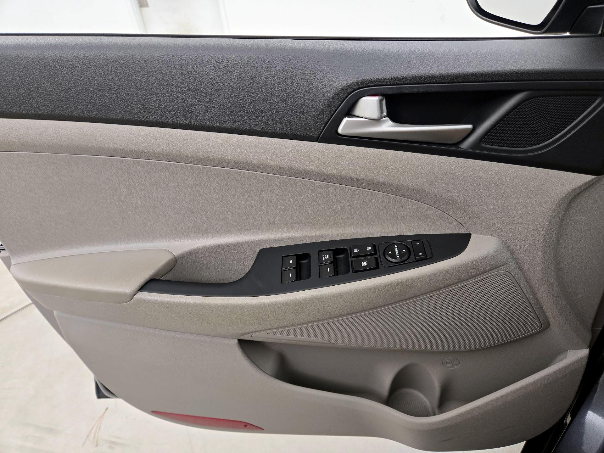 Thumbnail: 2019 Hyundai Tucson - 12