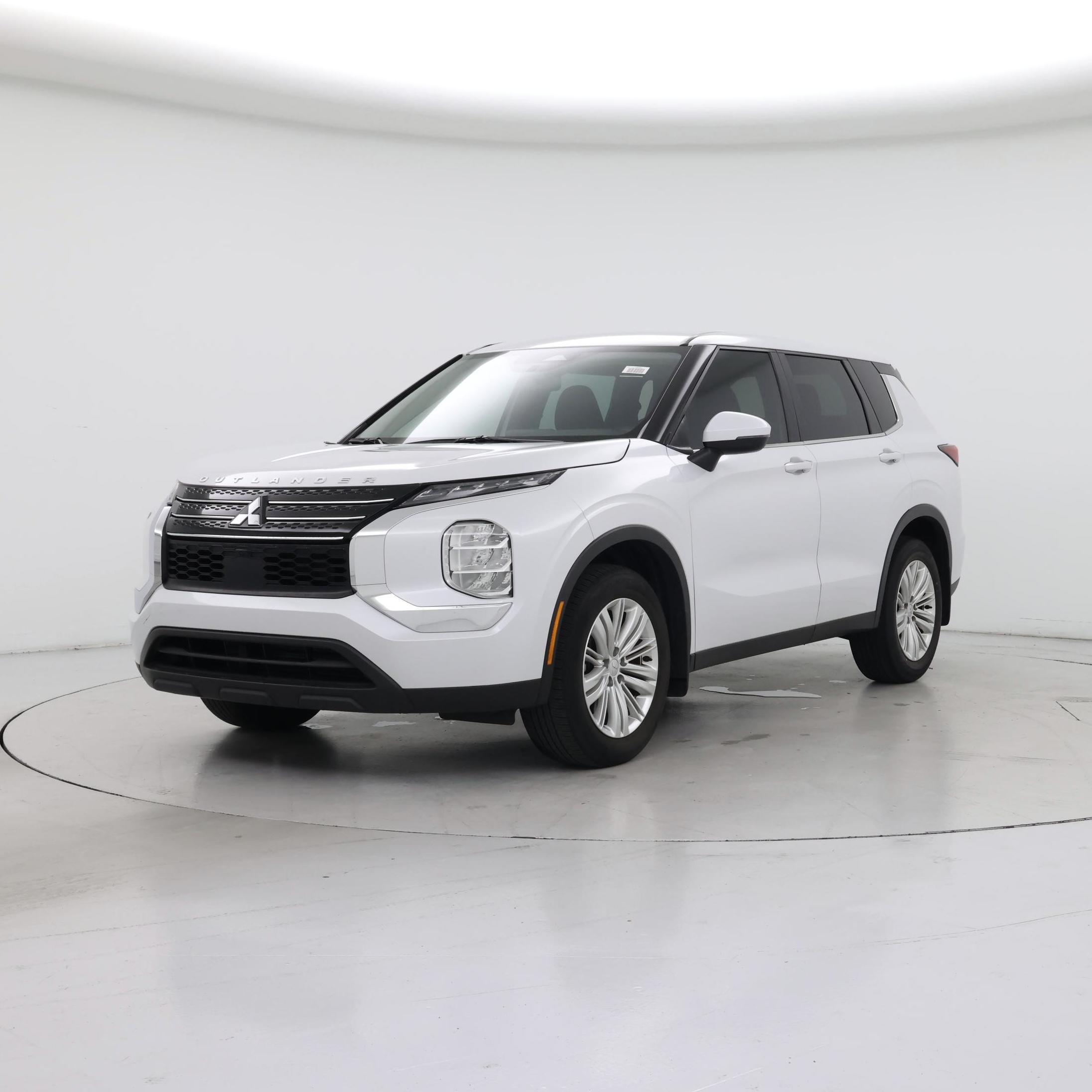 Thumbnail: 2023 Mitsubishi Outlander - 4