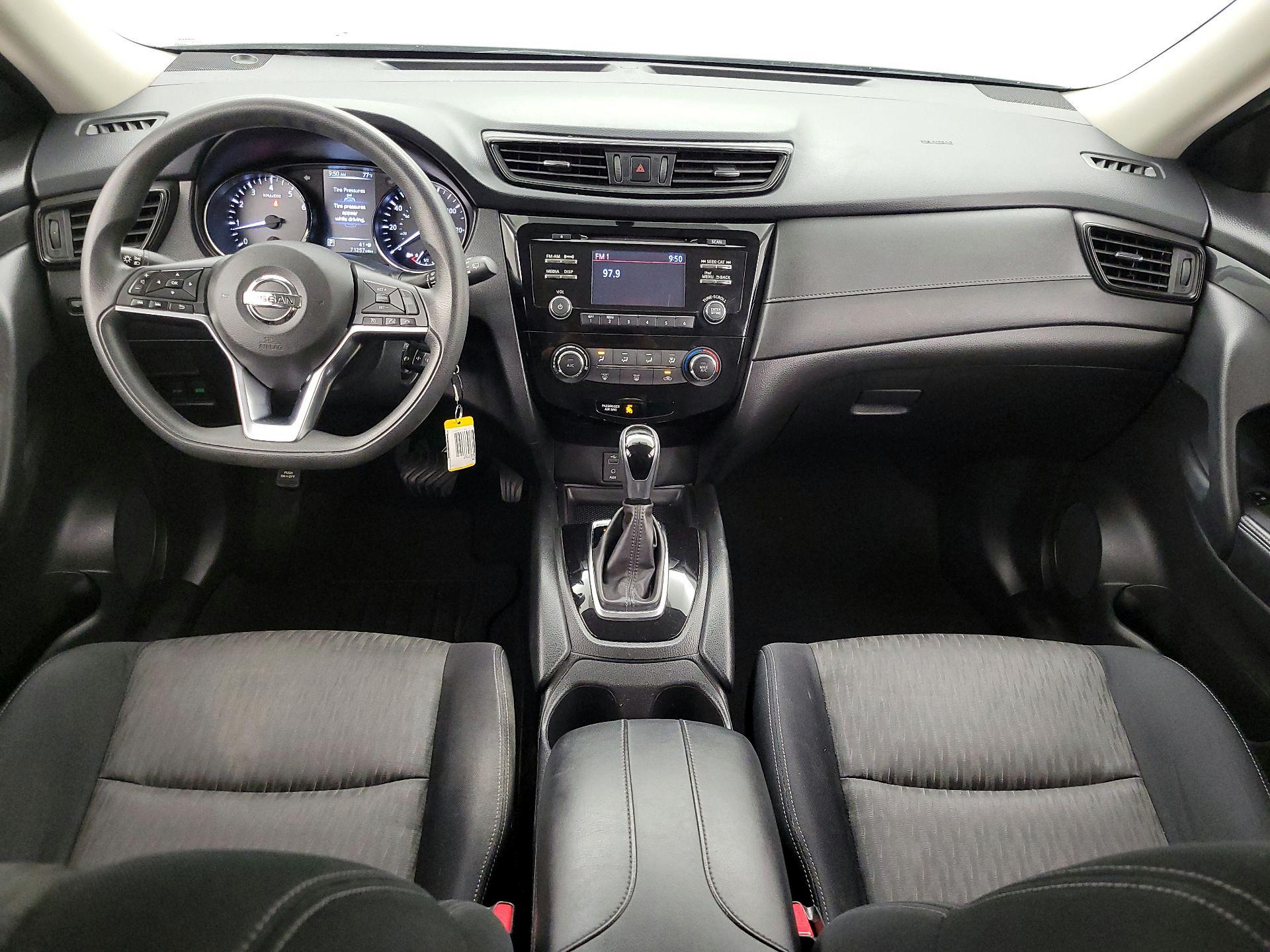 Thumbnail: 2017 Nissan Rogue - 9