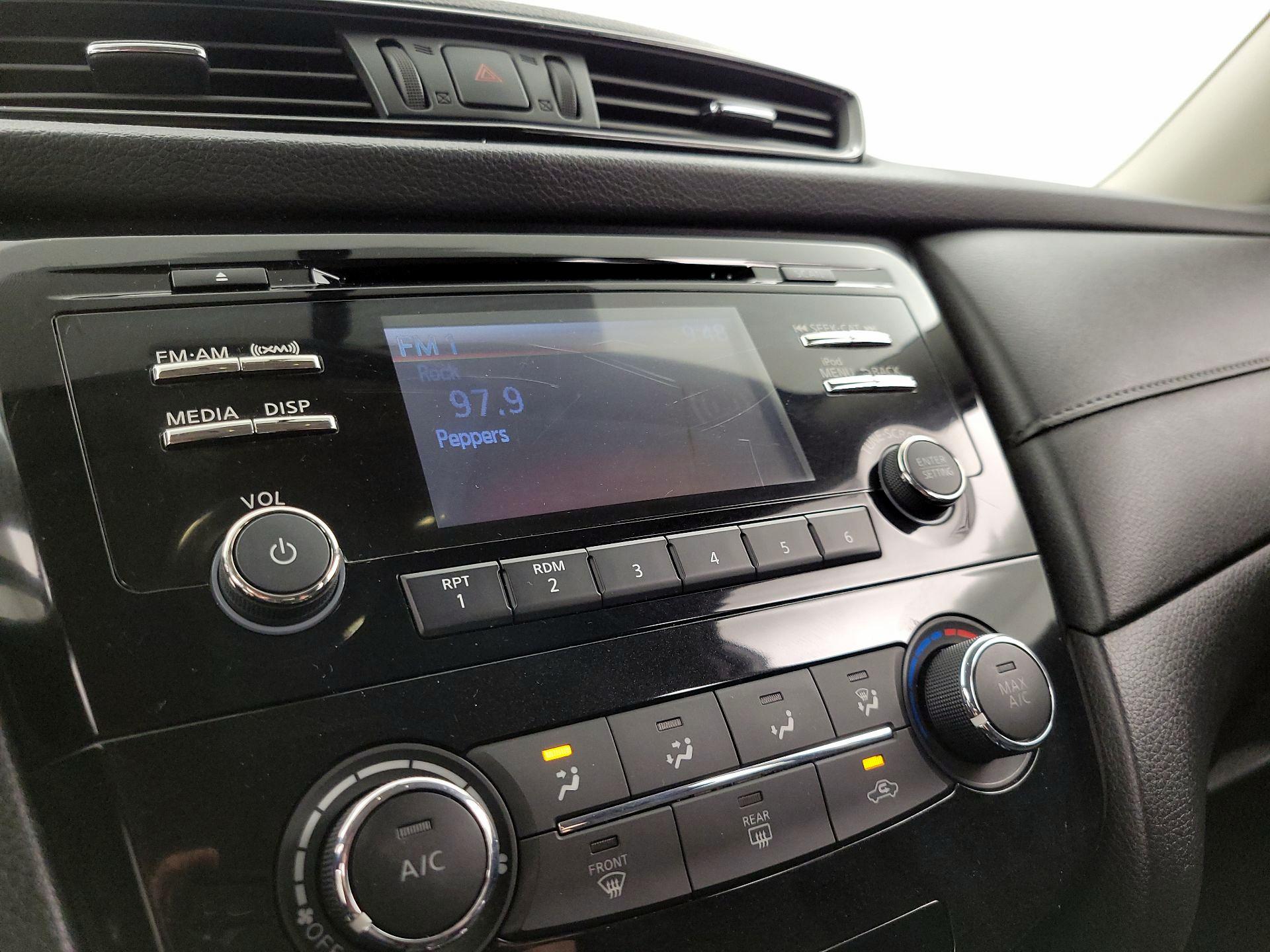 Thumbnail: 2017 Nissan Rogue - 15