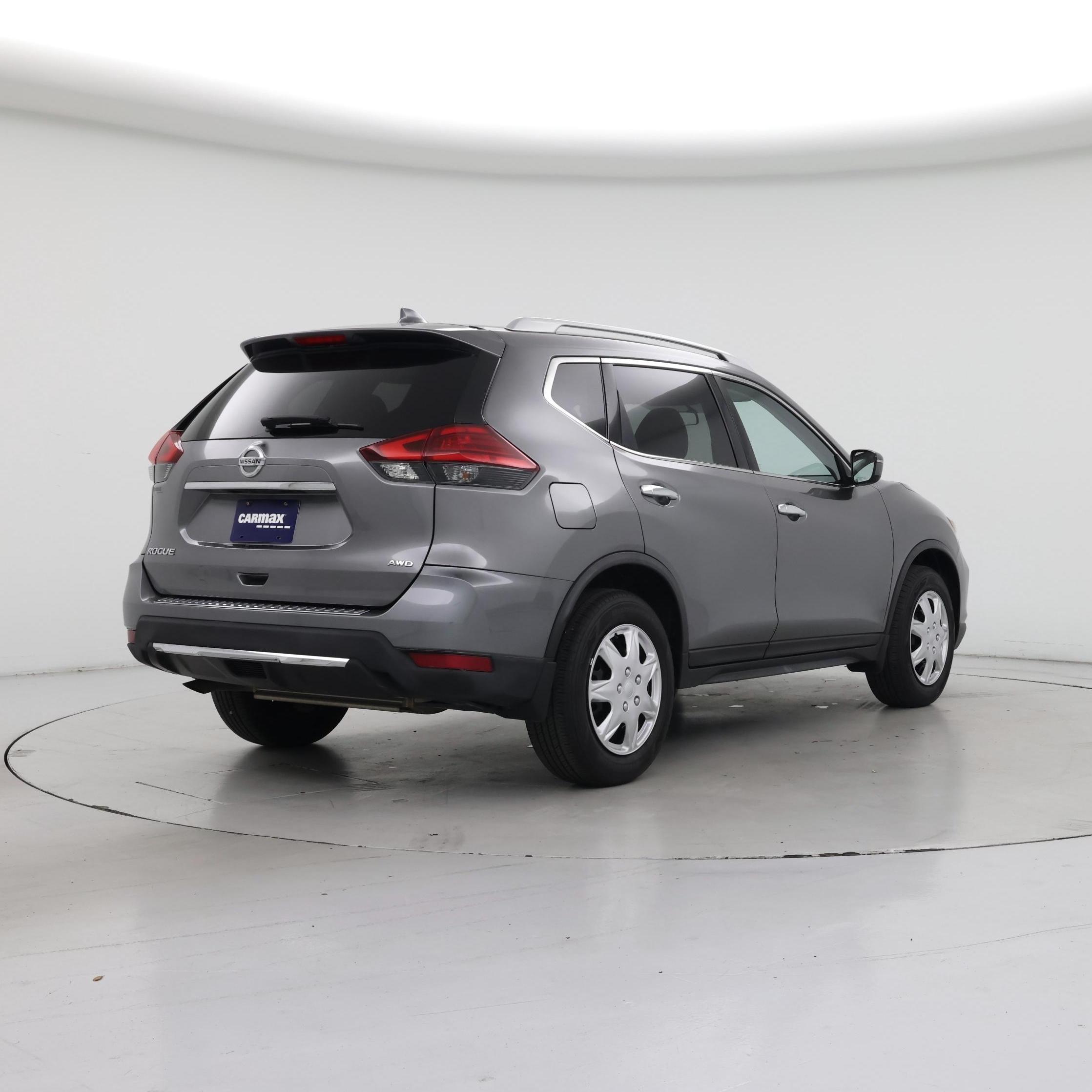Thumbnail: 2017 Nissan Rogue - 8