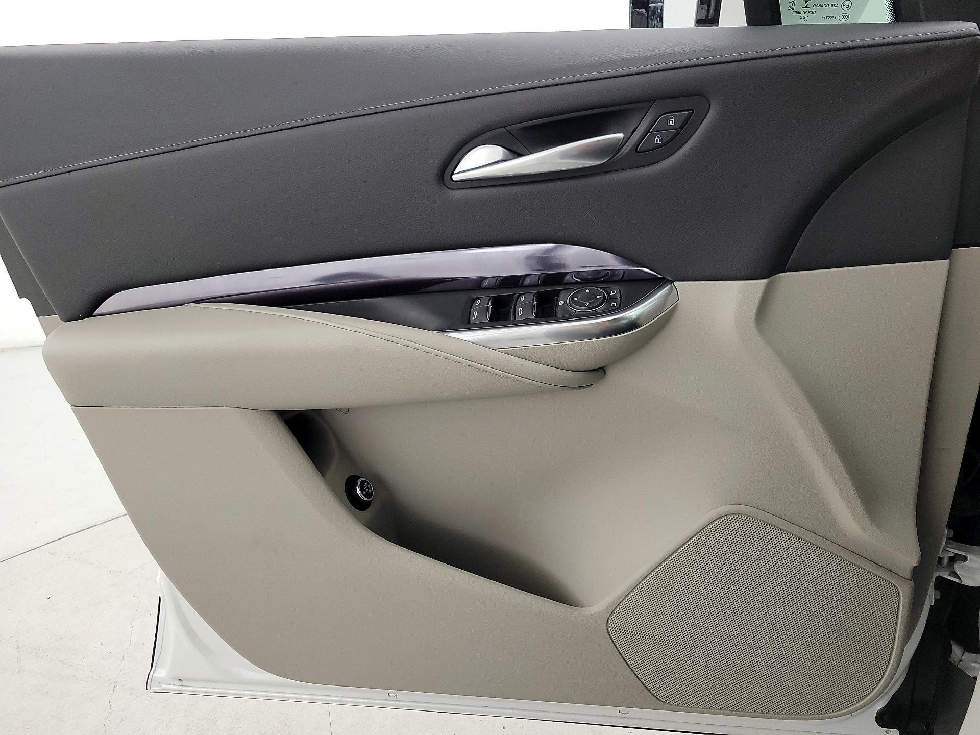 Thumbnail: 2023 Cadillac XT4 - 12