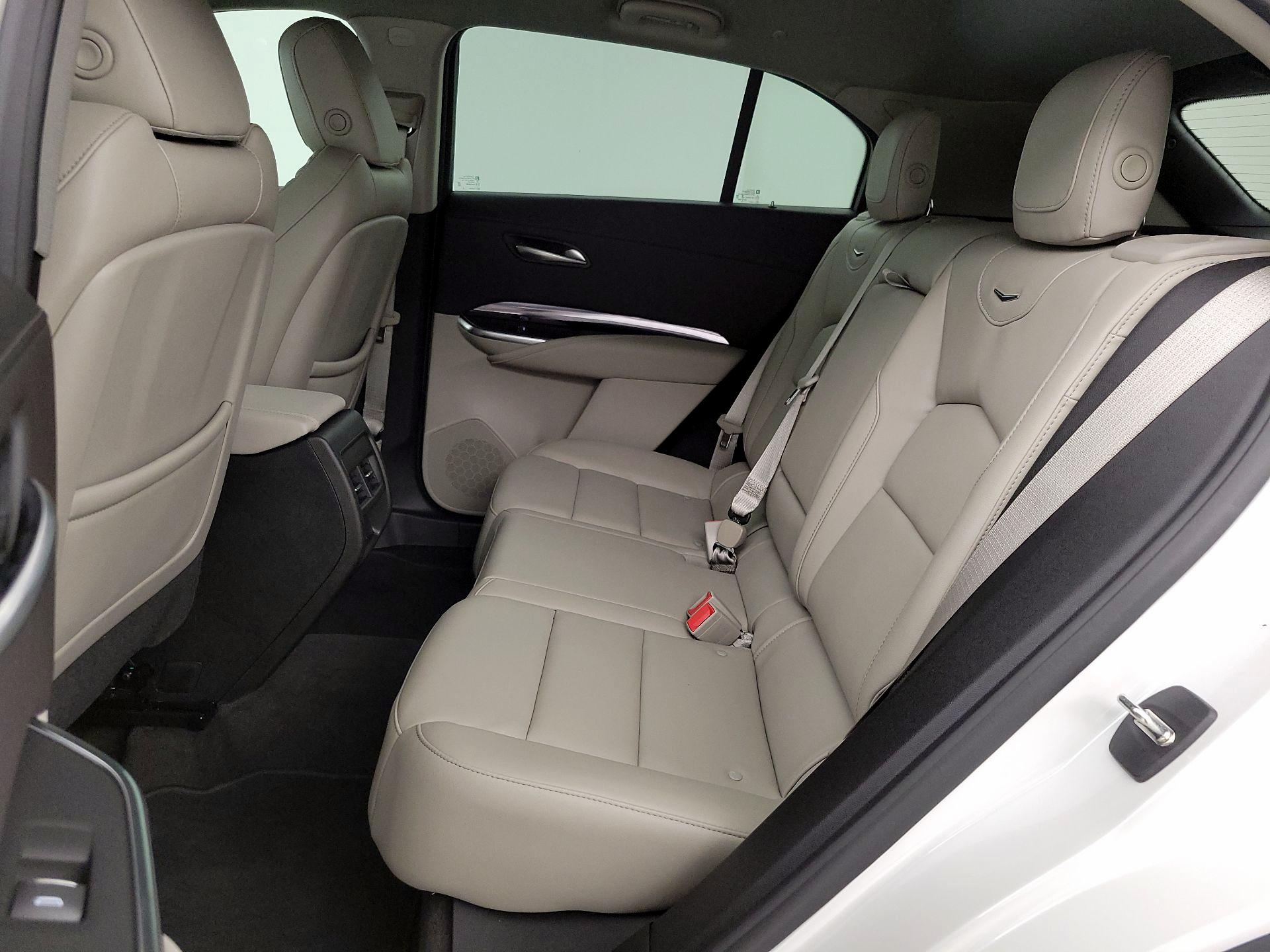 Thumbnail: 2023 Cadillac XT4 - 19