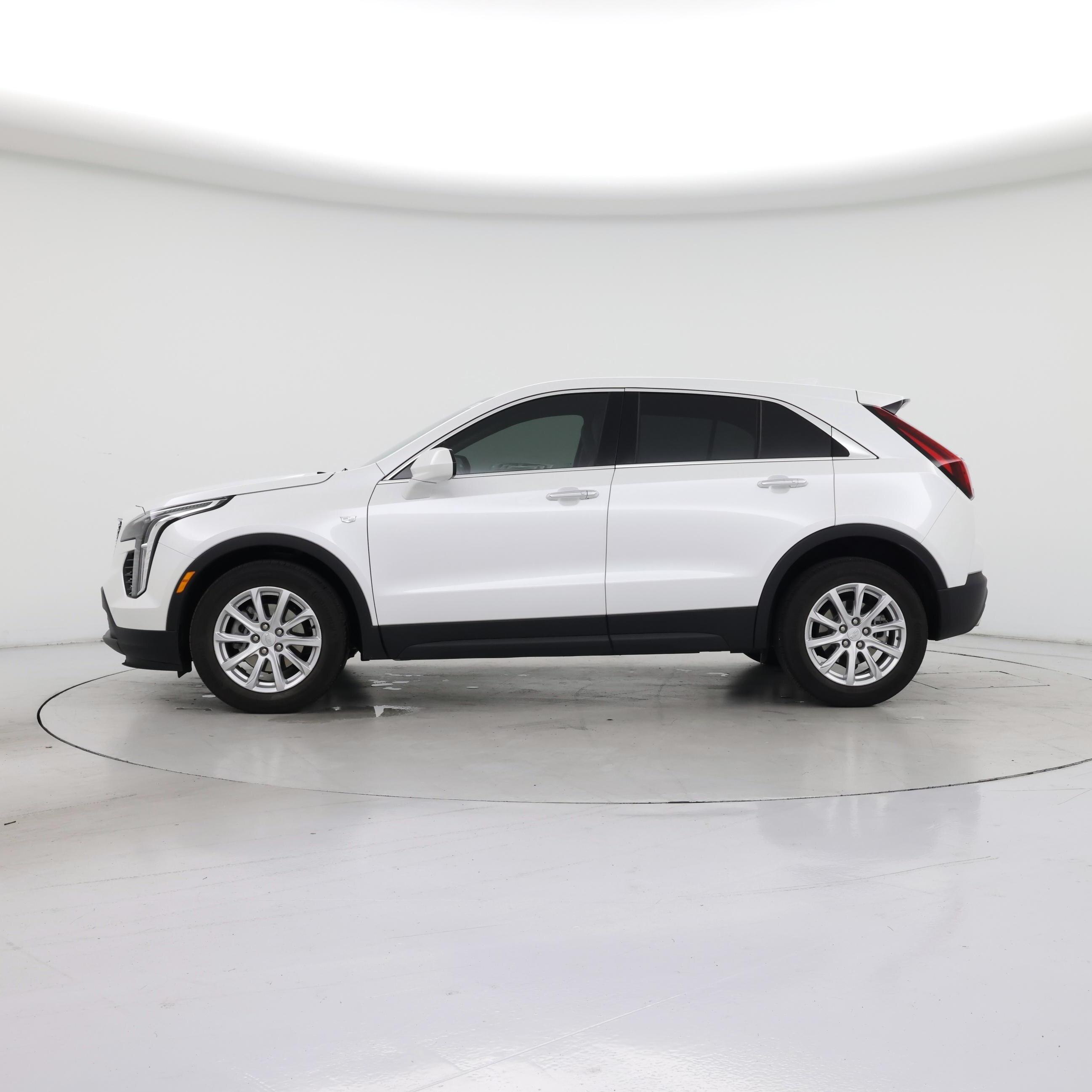 Thumbnail: 2023 Cadillac XT4 - 3