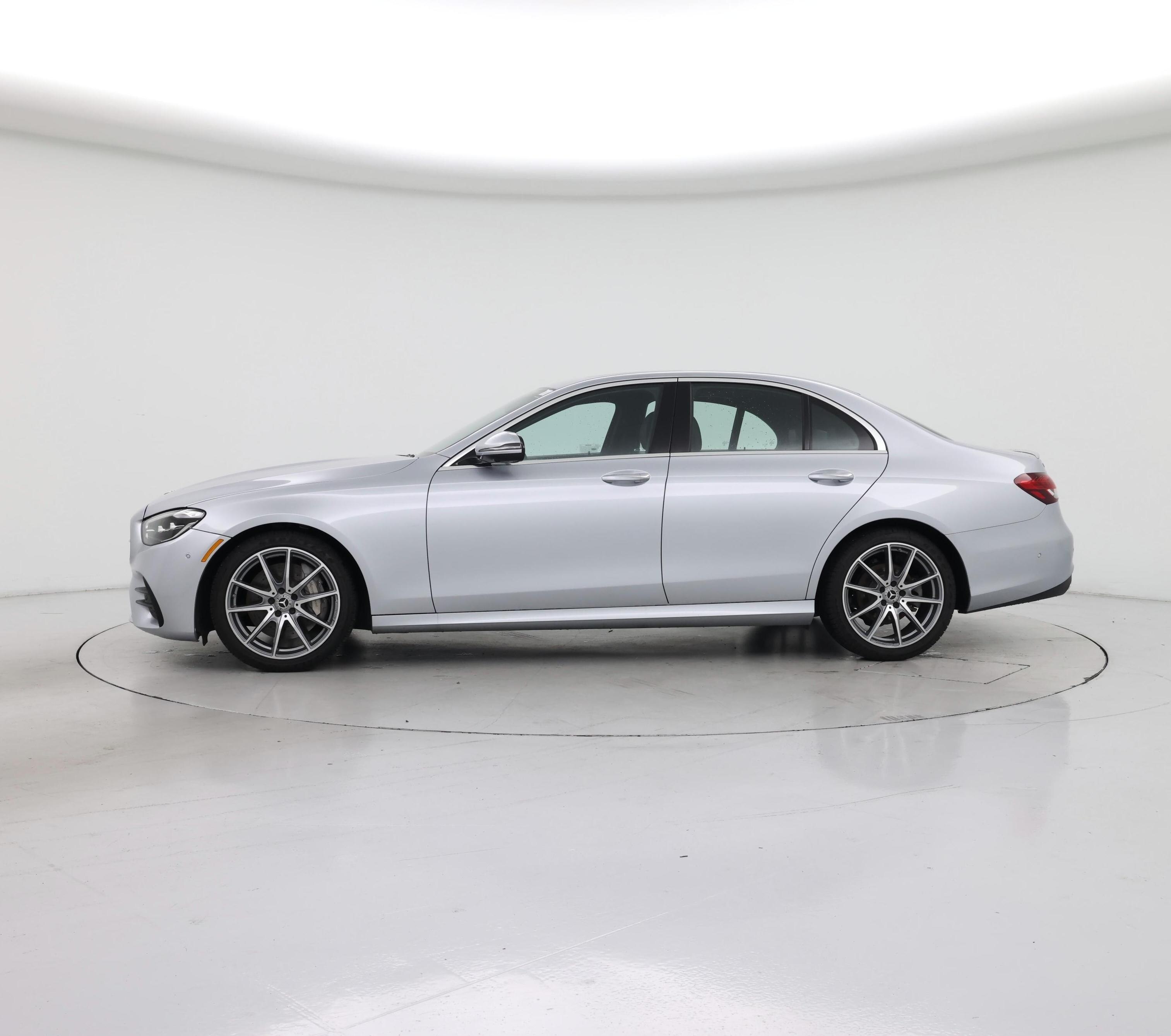 Thumbnail: 2022 Mercedes-Benz E-Class - 3