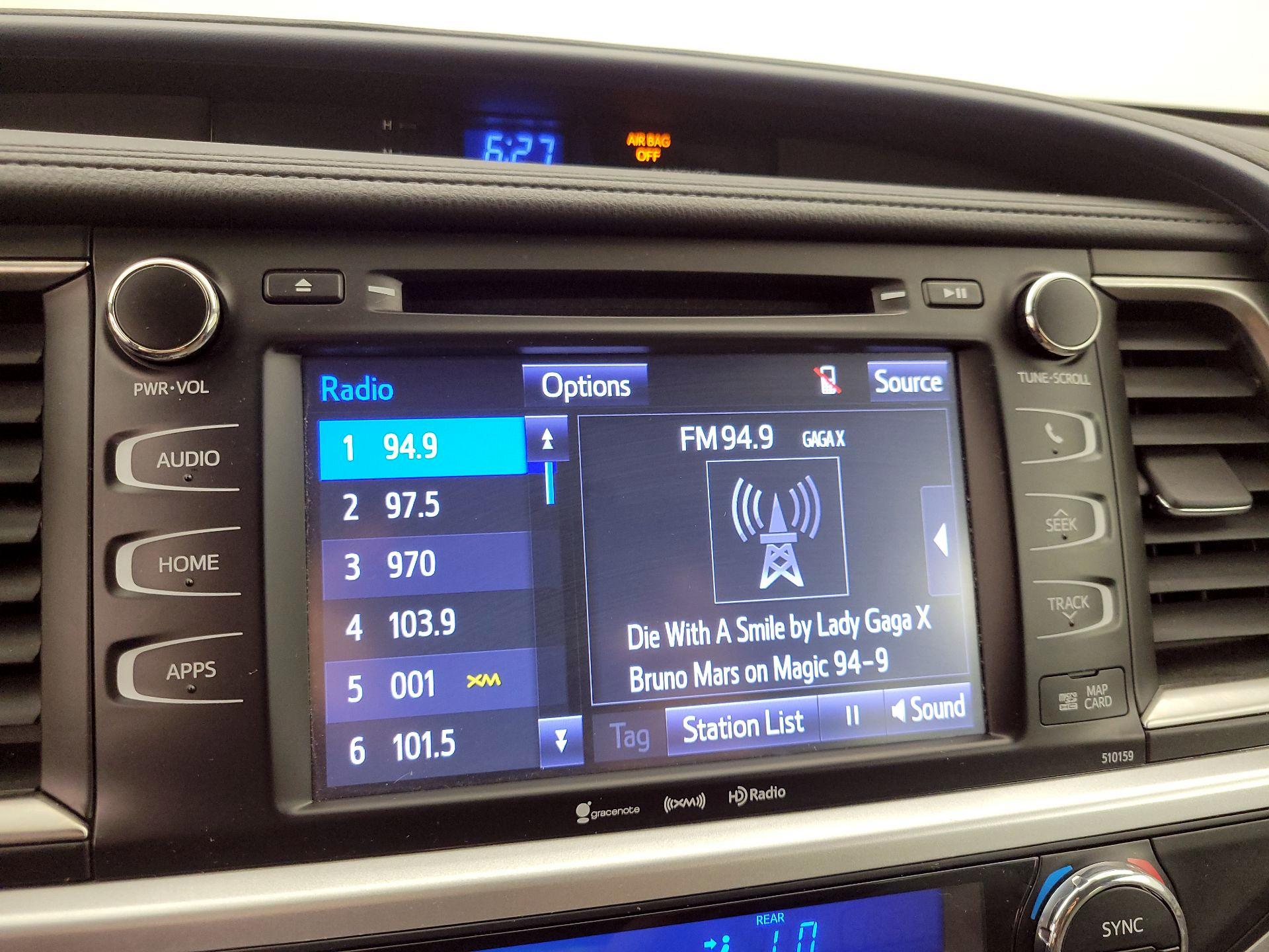 Thumbnail: 2016 Toyota Highlander - 16