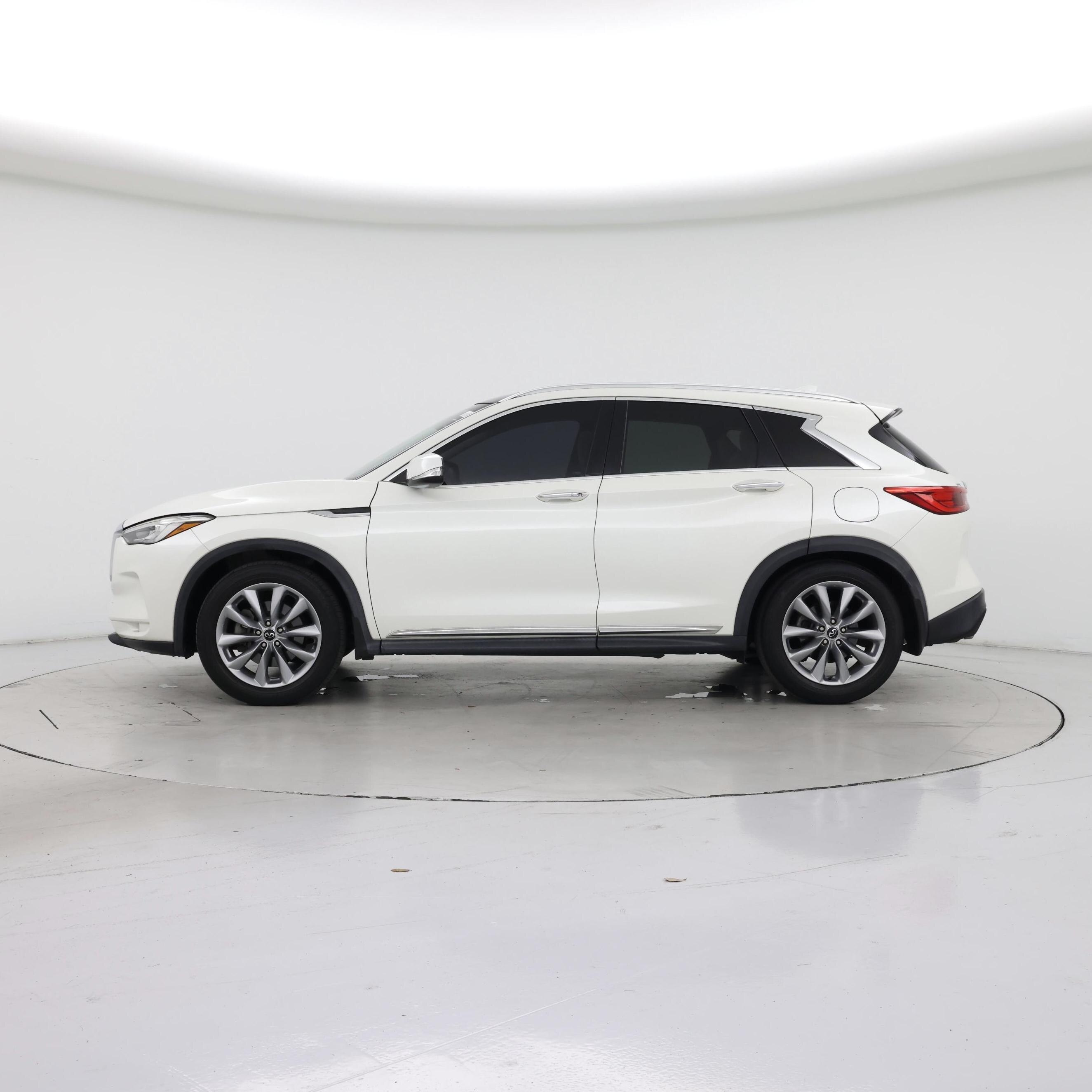Thumbnail: 2019 INFINITI QX50 - 3