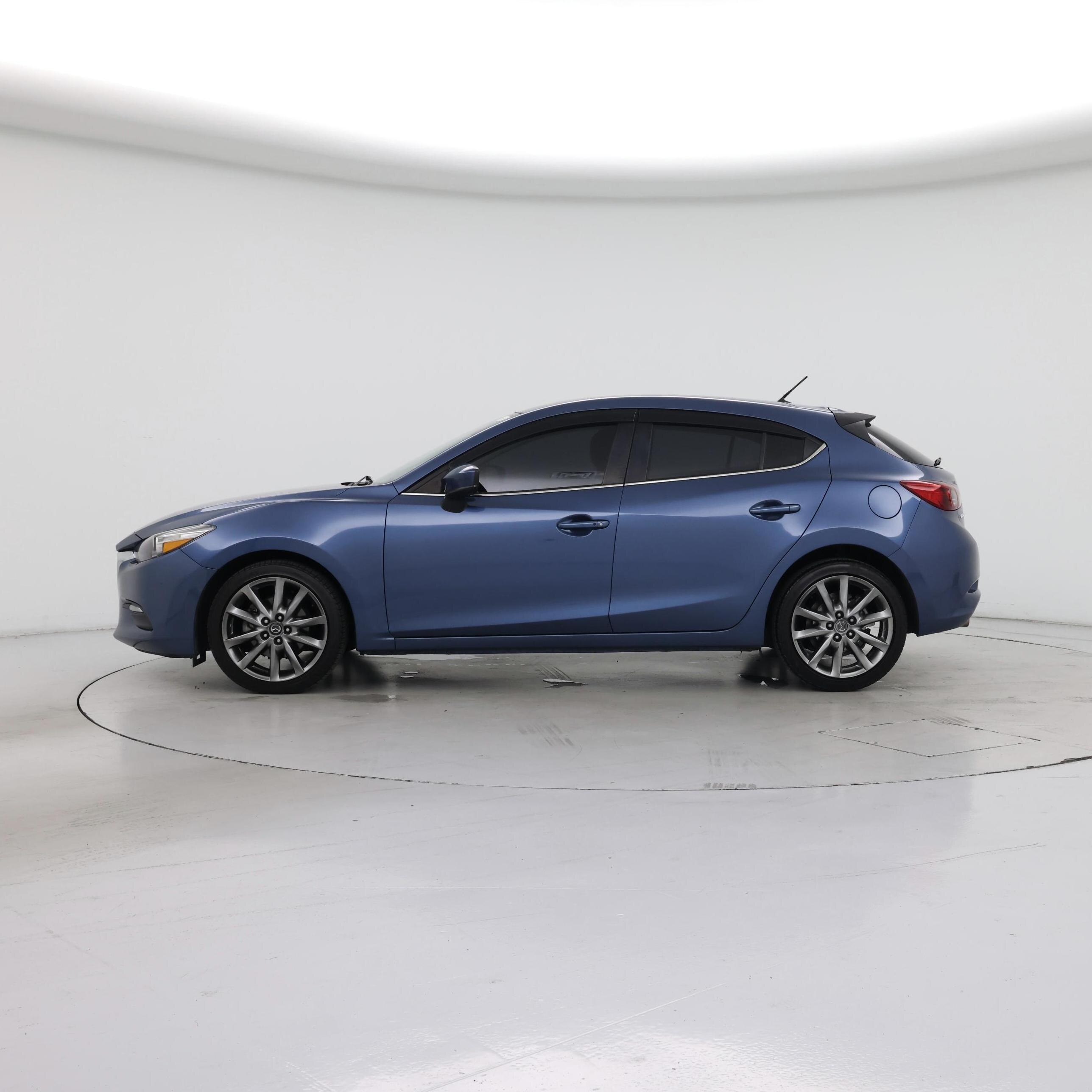 Thumbnail: 2018 Mazda Mazda3 - 3