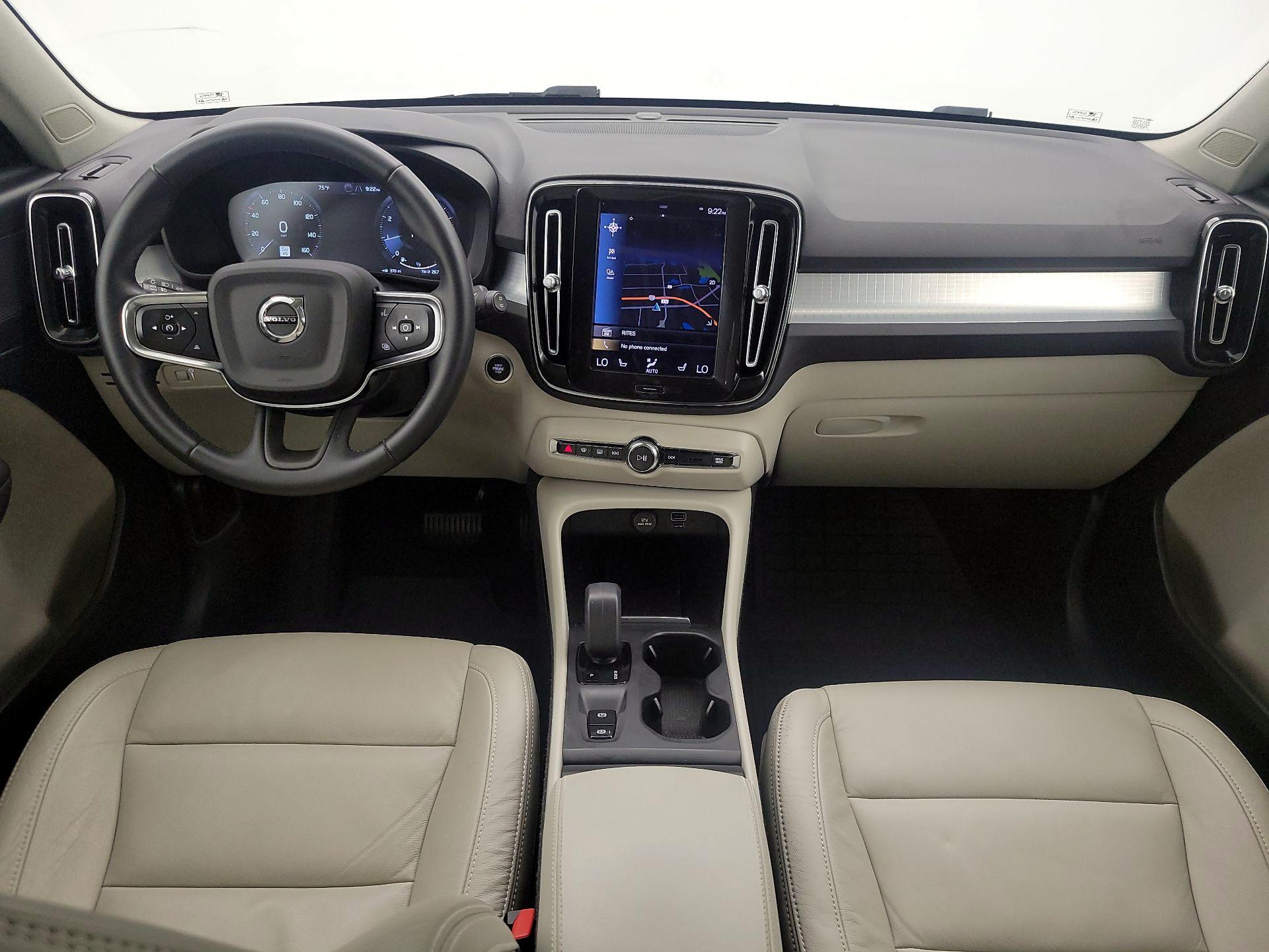 Thumbnail: 2022 Volvo XC40 - 9