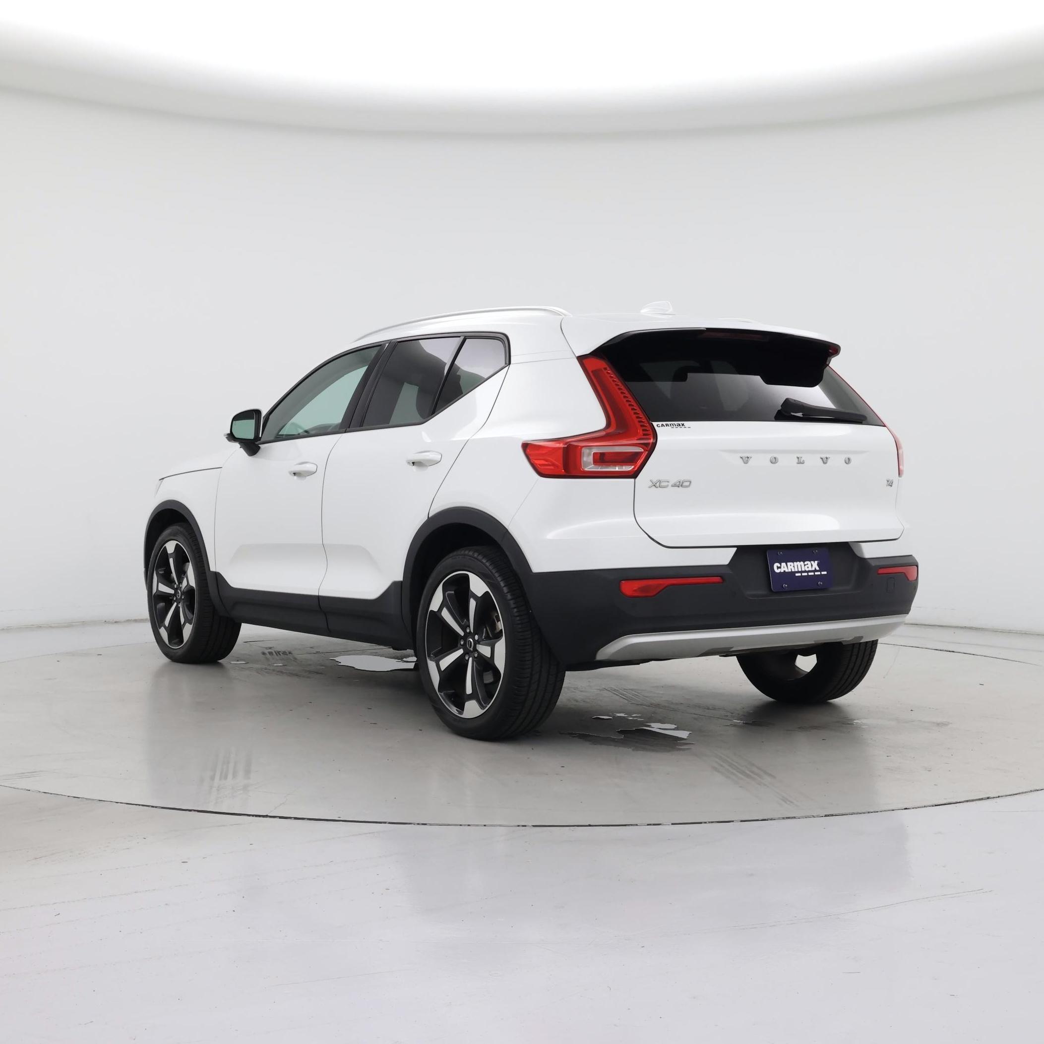 Thumbnail: 2022 Volvo XC40 - 2