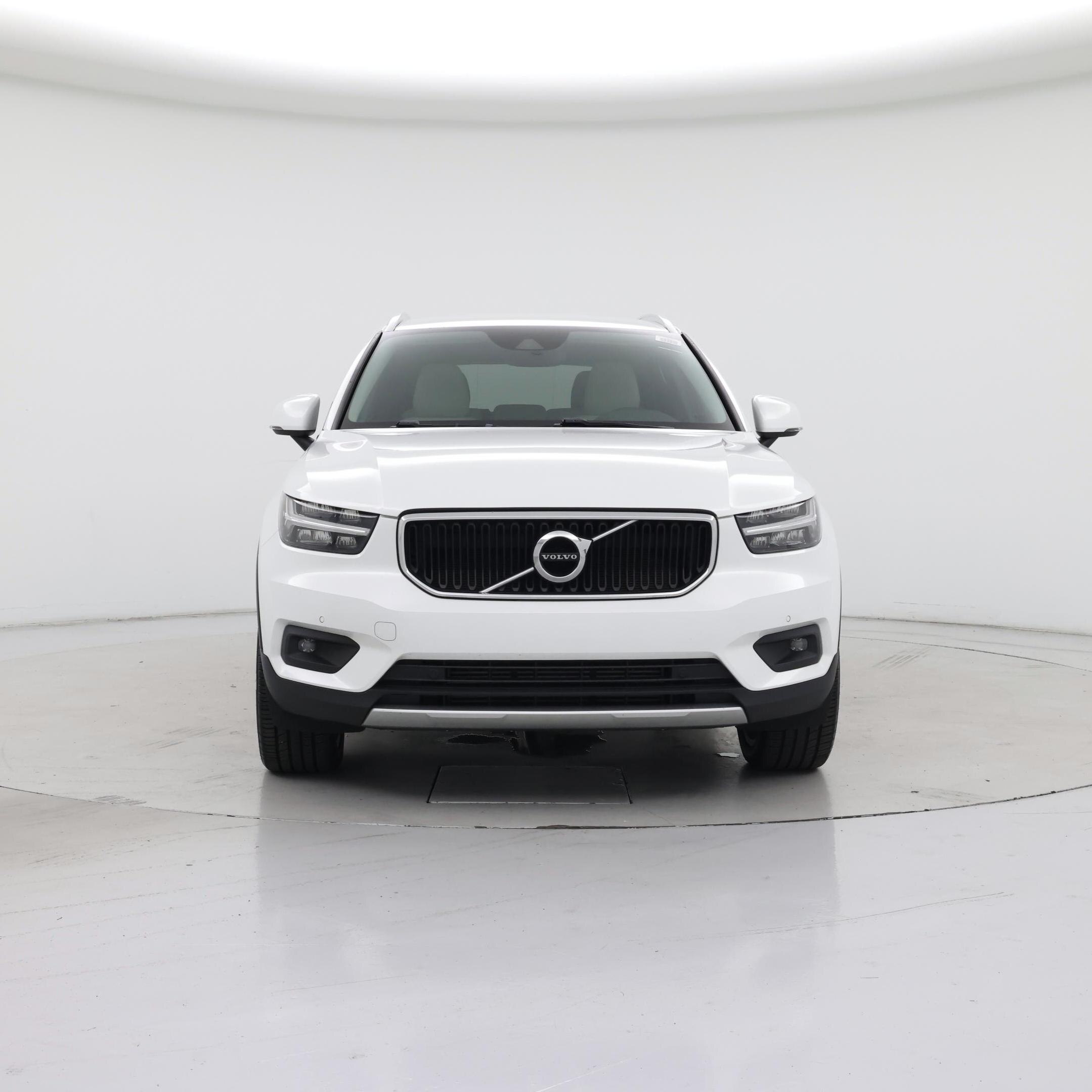 Thumbnail: 2022 Volvo XC40 - 5