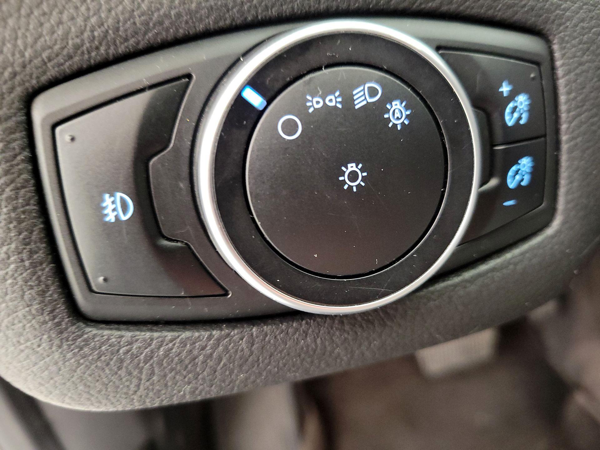 Thumbnail: 2015 Ford Escape - 13