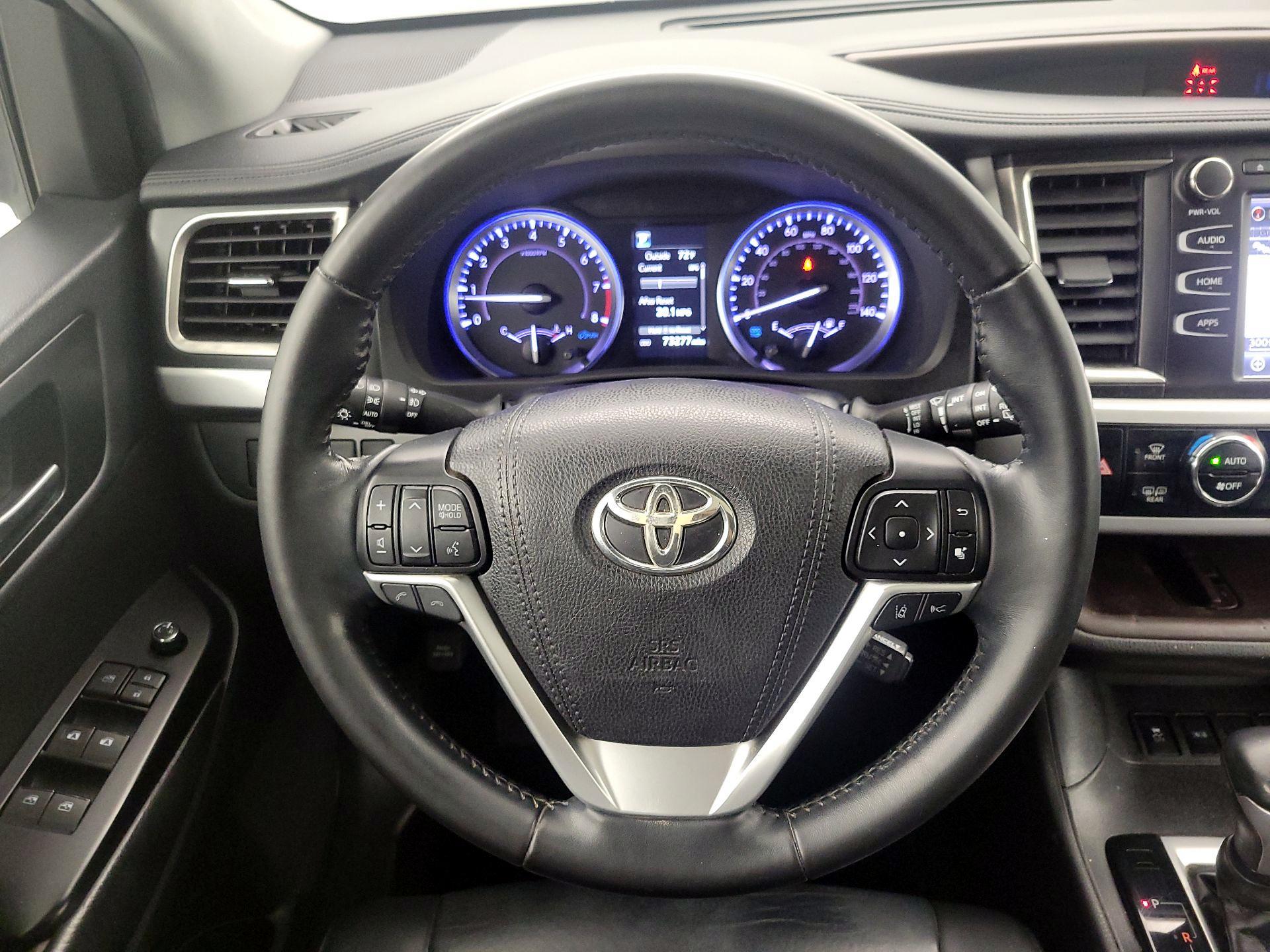 Thumbnail: 2019 Toyota Highlander - 10