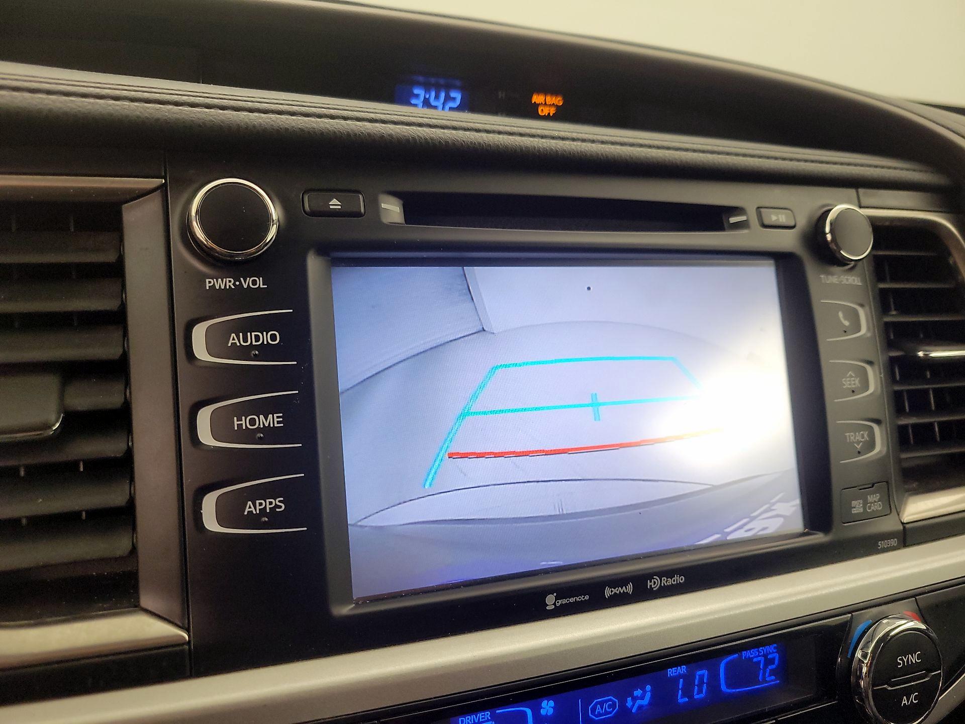 Thumbnail: 2019 Toyota Highlander - 15