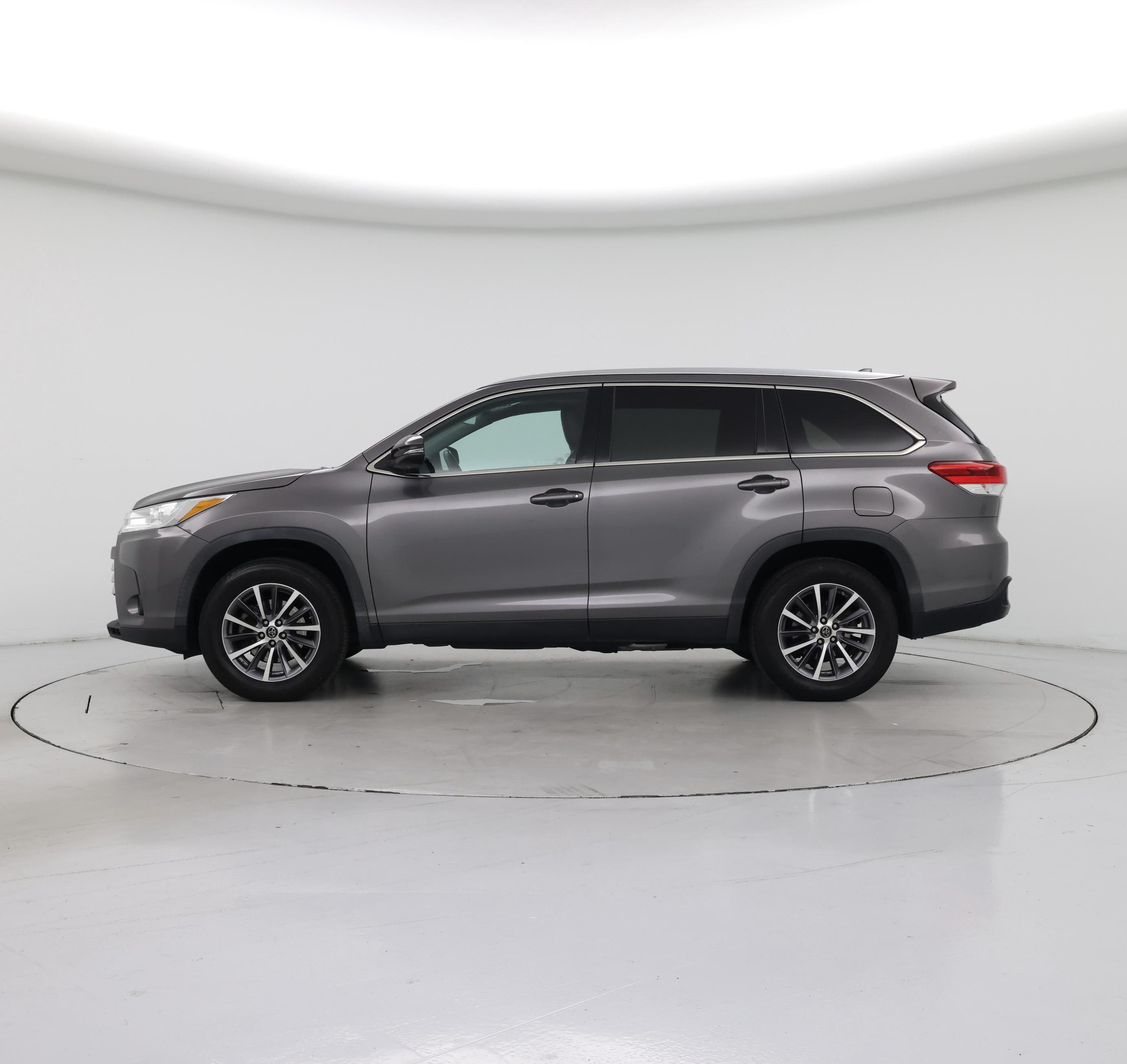 Thumbnail: 2019 Toyota Highlander - 3