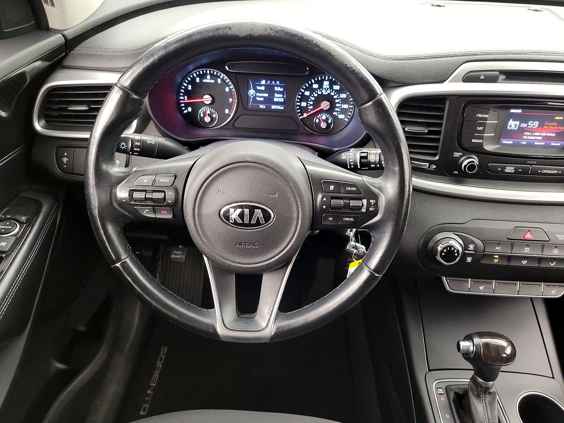 Thumbnail: 2016 Kia Sorento - 10