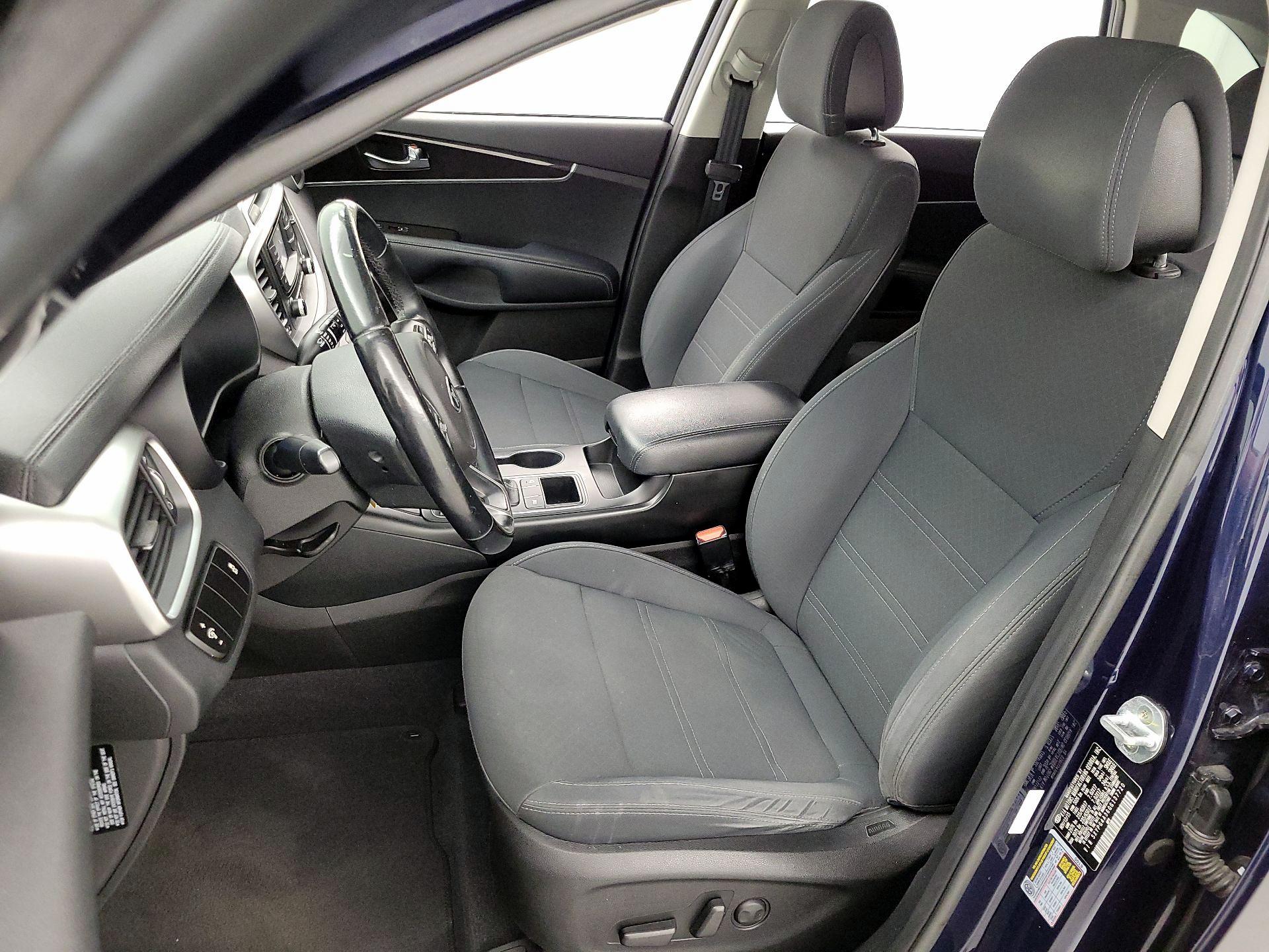 Thumbnail: 2016 Kia Sorento - 11