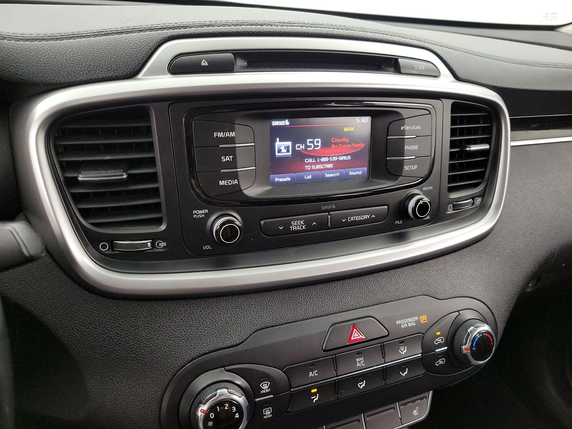 Thumbnail: 2016 Kia Sorento - 15