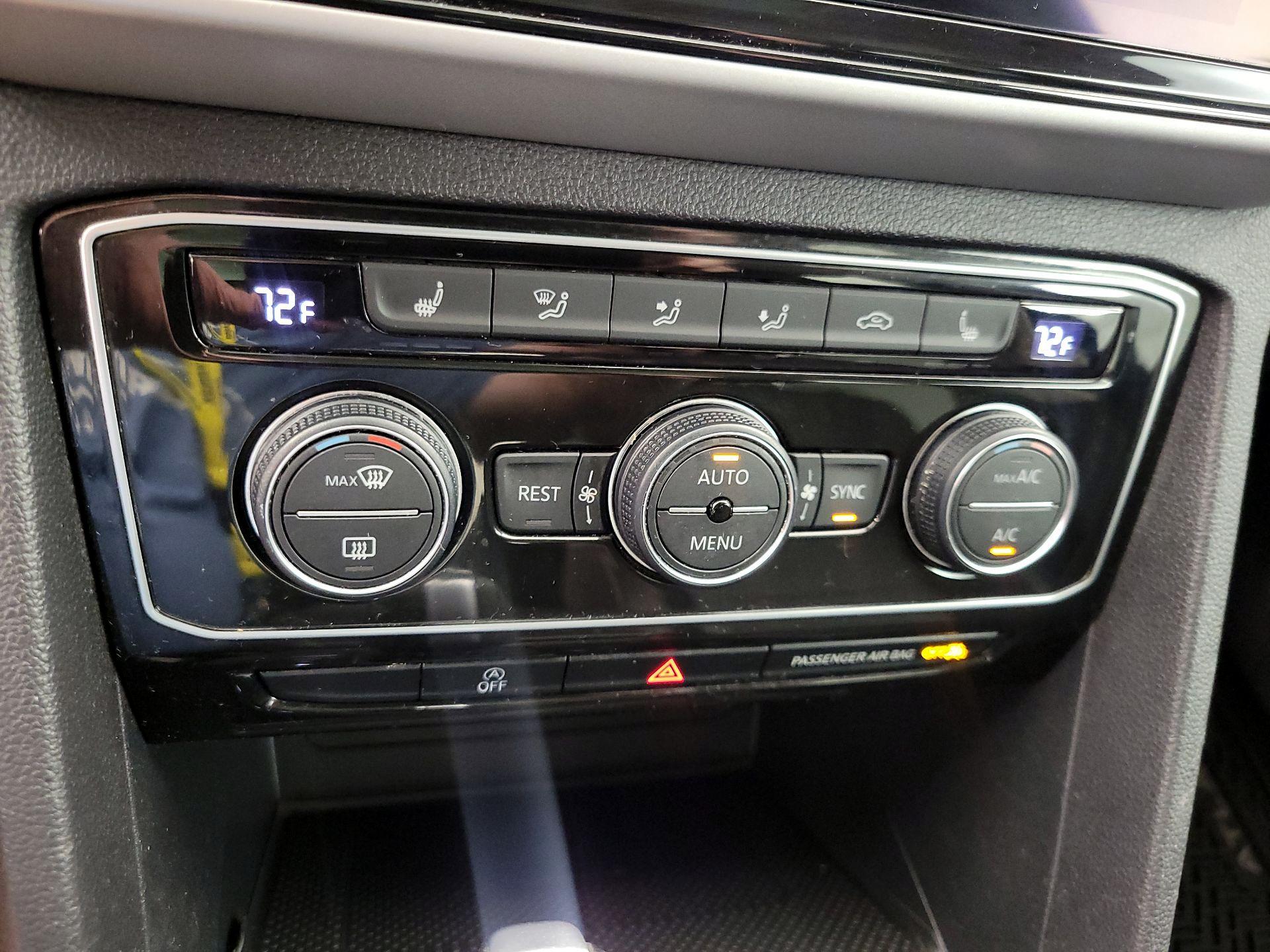 Thumbnail: 2021 Volkswagen Atlas - 16