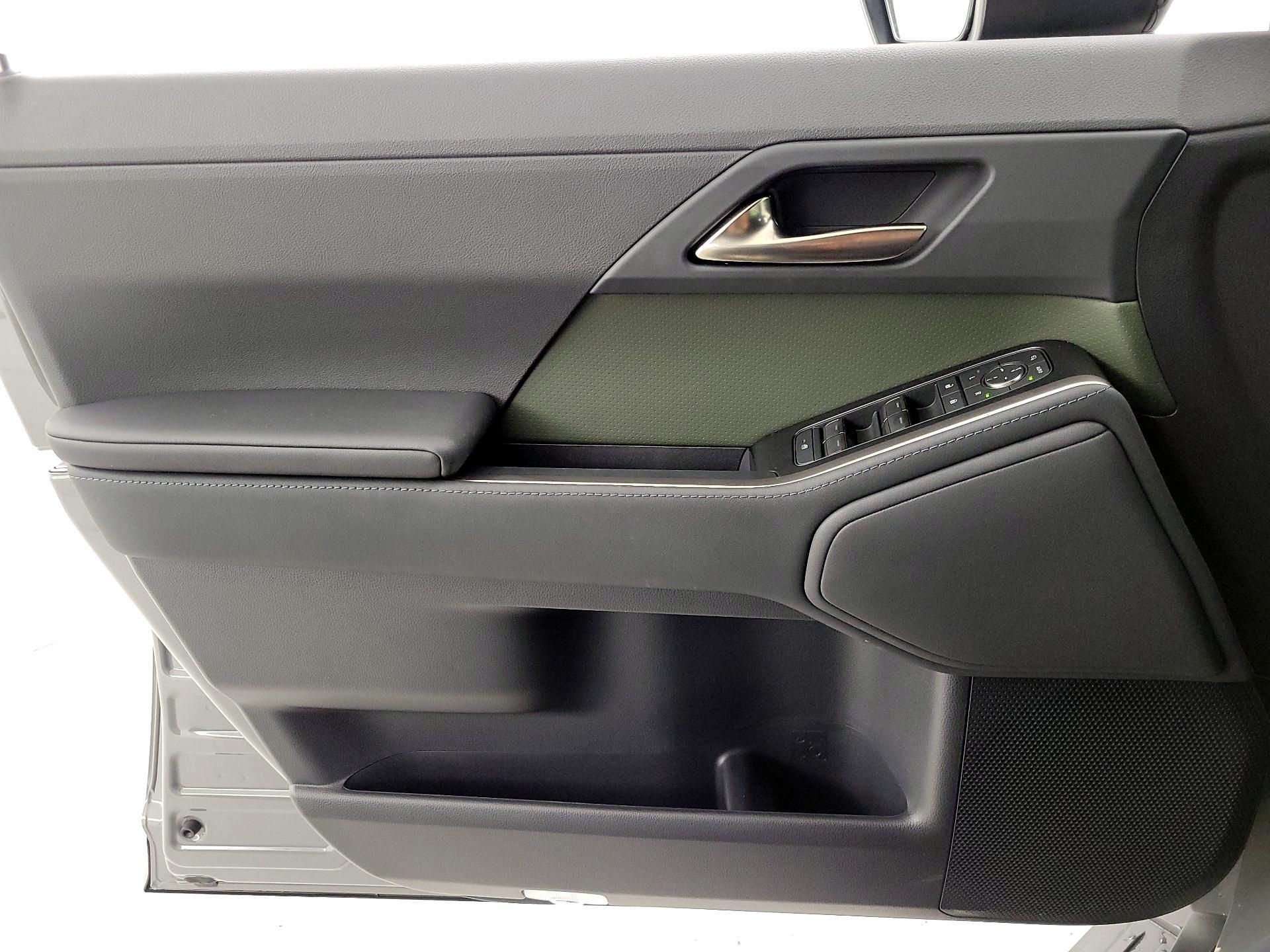 Thumbnail: 2024 Lexus GX - 12