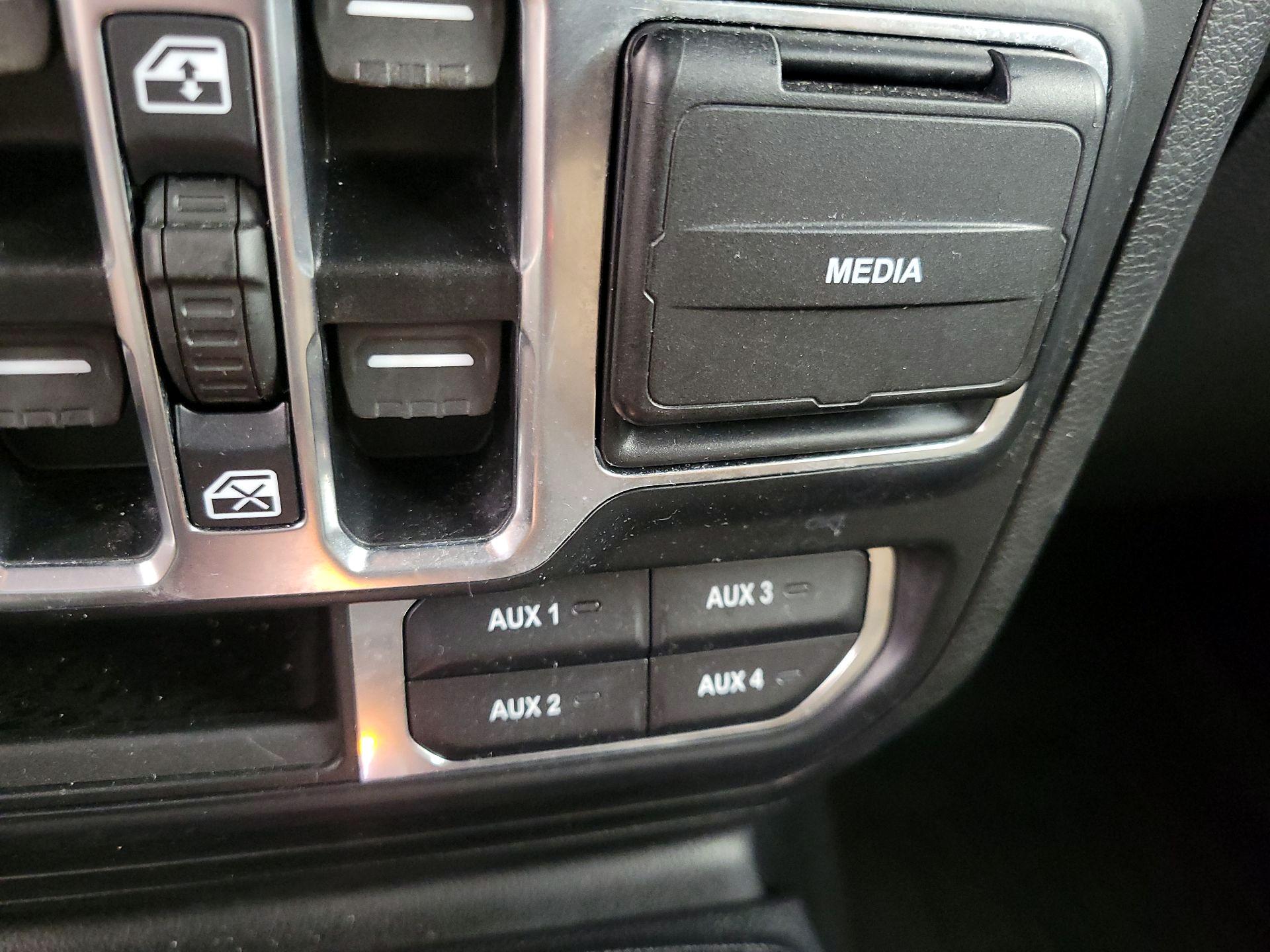 Thumbnail: 2020 Jeep Wrangler - 19