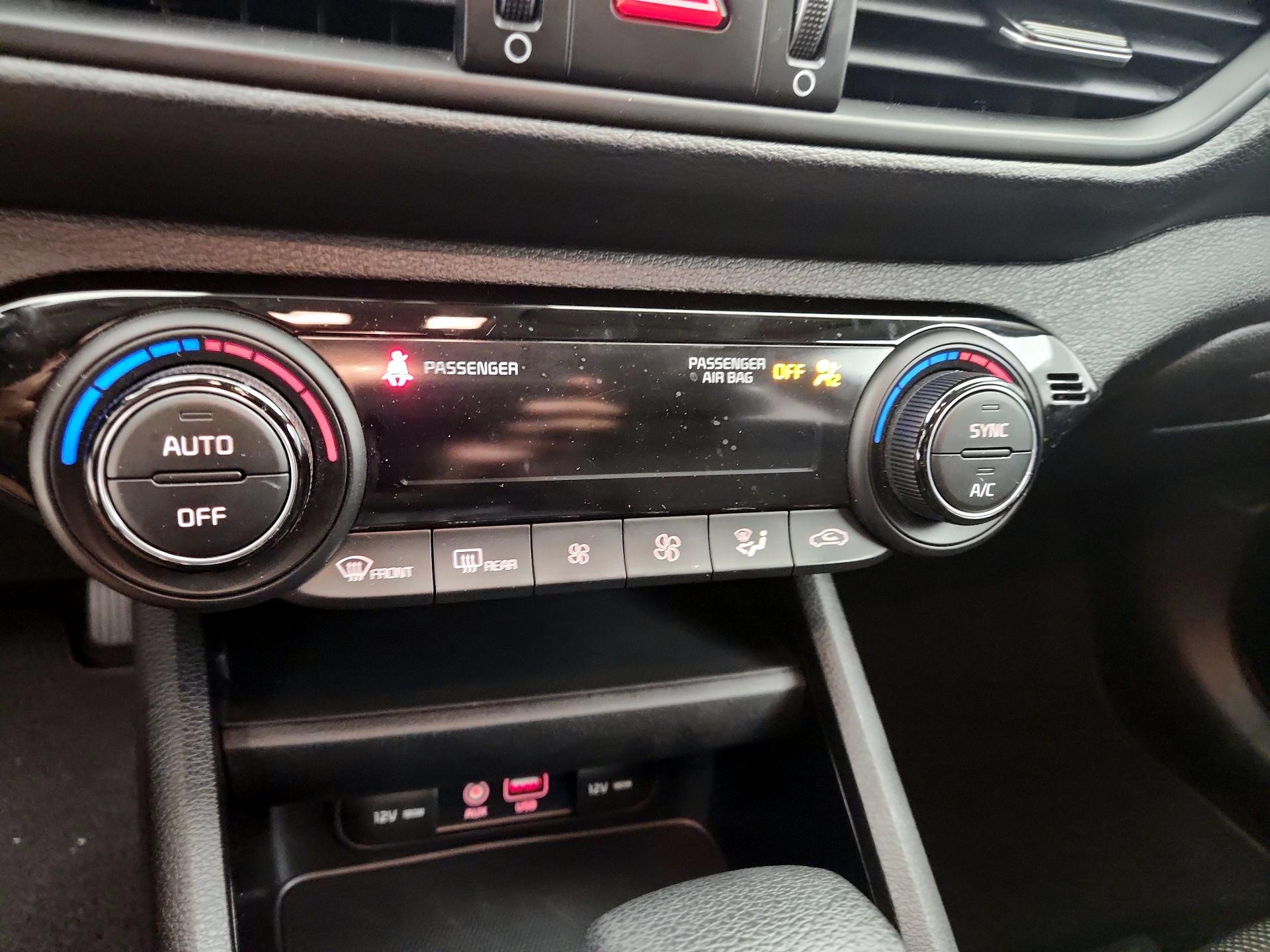 Thumbnail: 2019 Kia Forte - 16