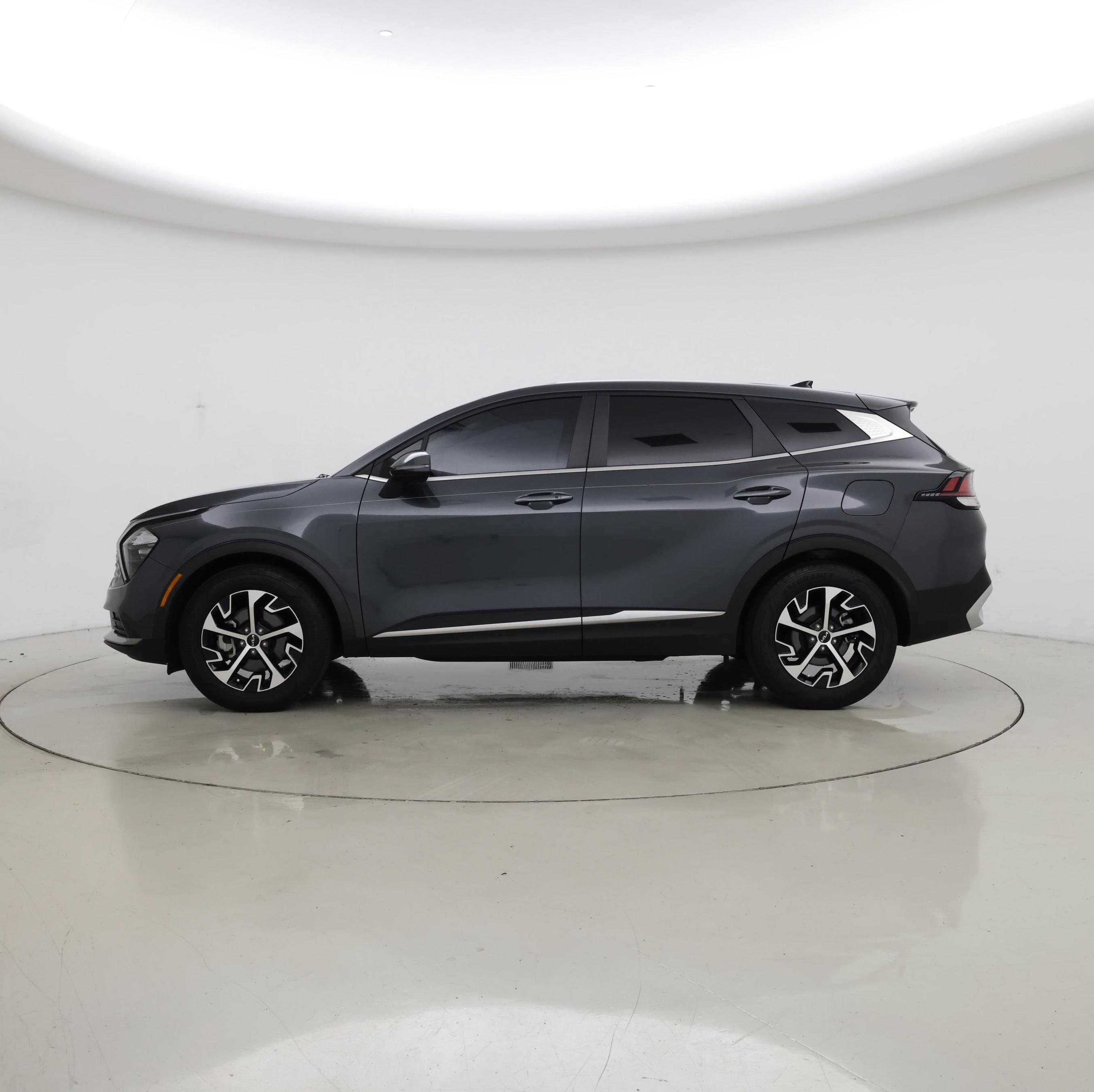Thumbnail: 2023 Kia Sportage - 3
