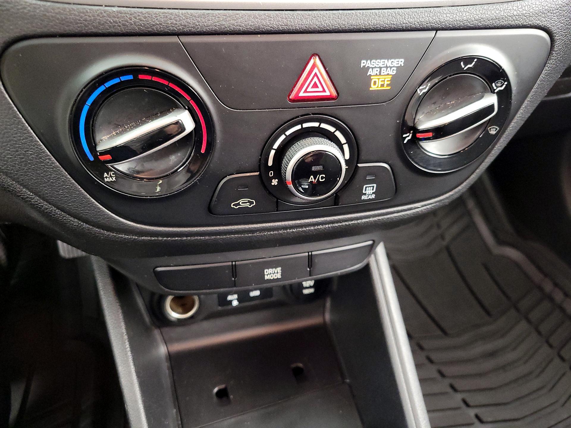 Thumbnail: 2021 Hyundai Accent - 16